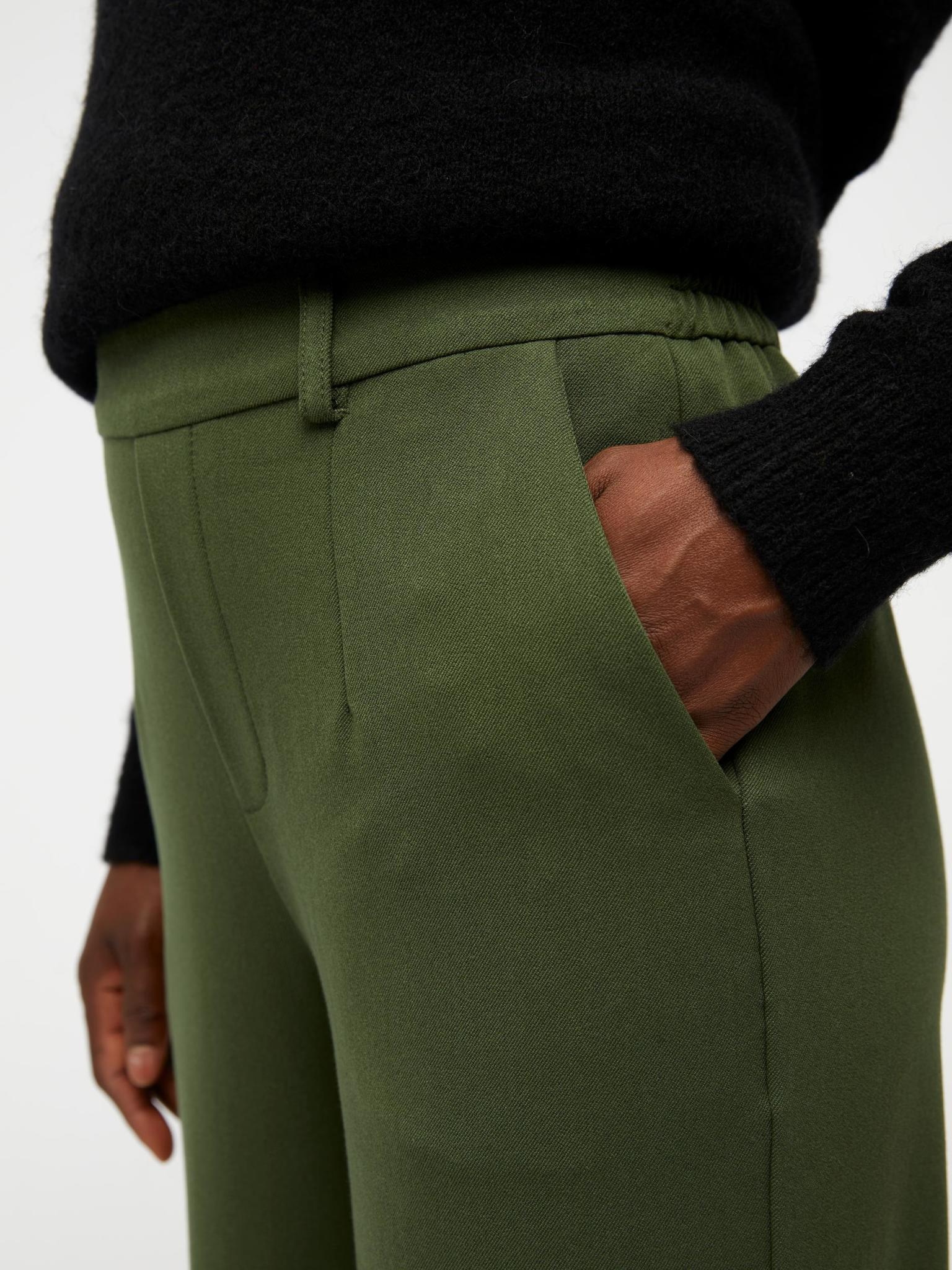 OBJECT OBJECT - Wide pant NOOS Lisa duffel bag / groen
