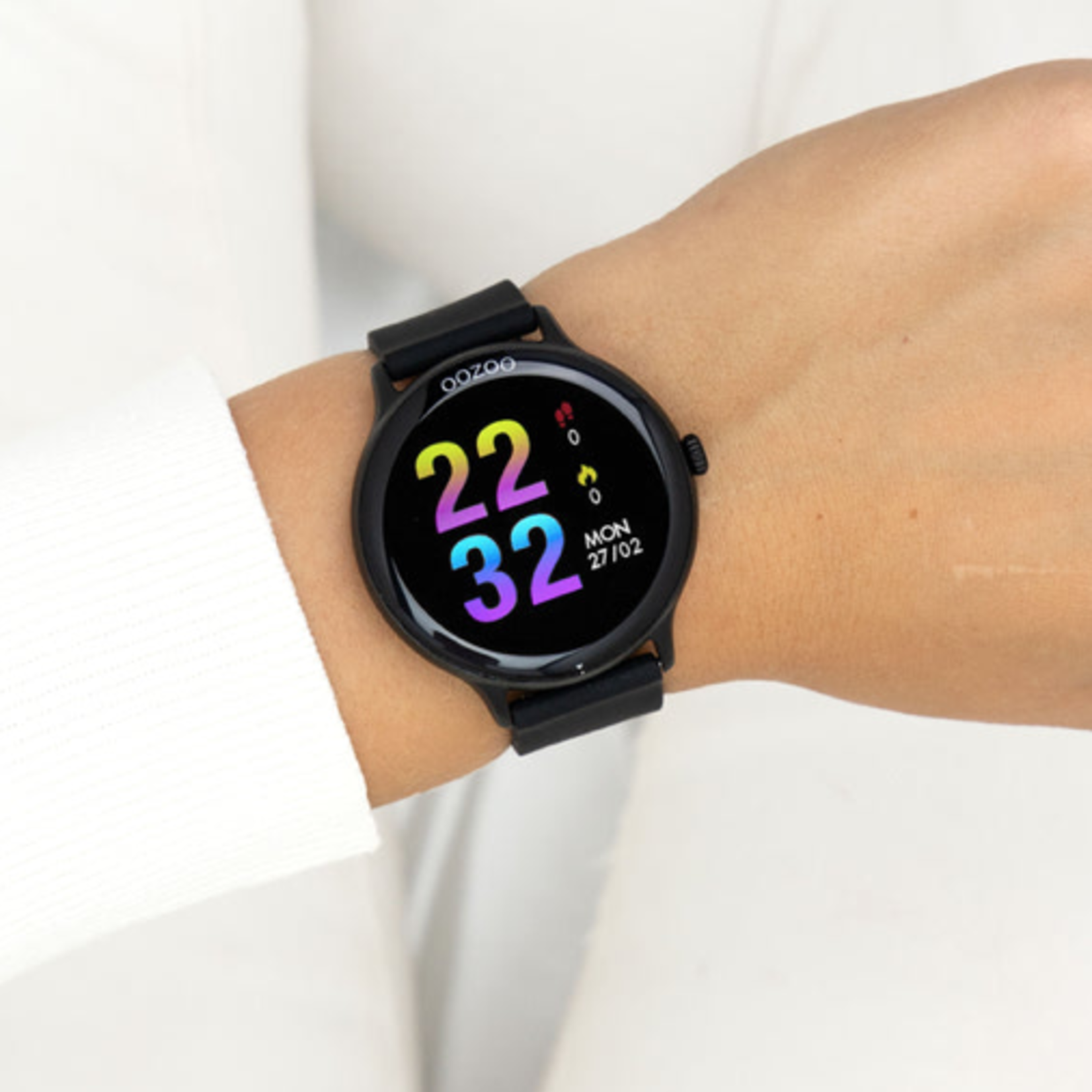 OOZOO OOZOO - Smartwatch met zwarte rubberen band Q00134