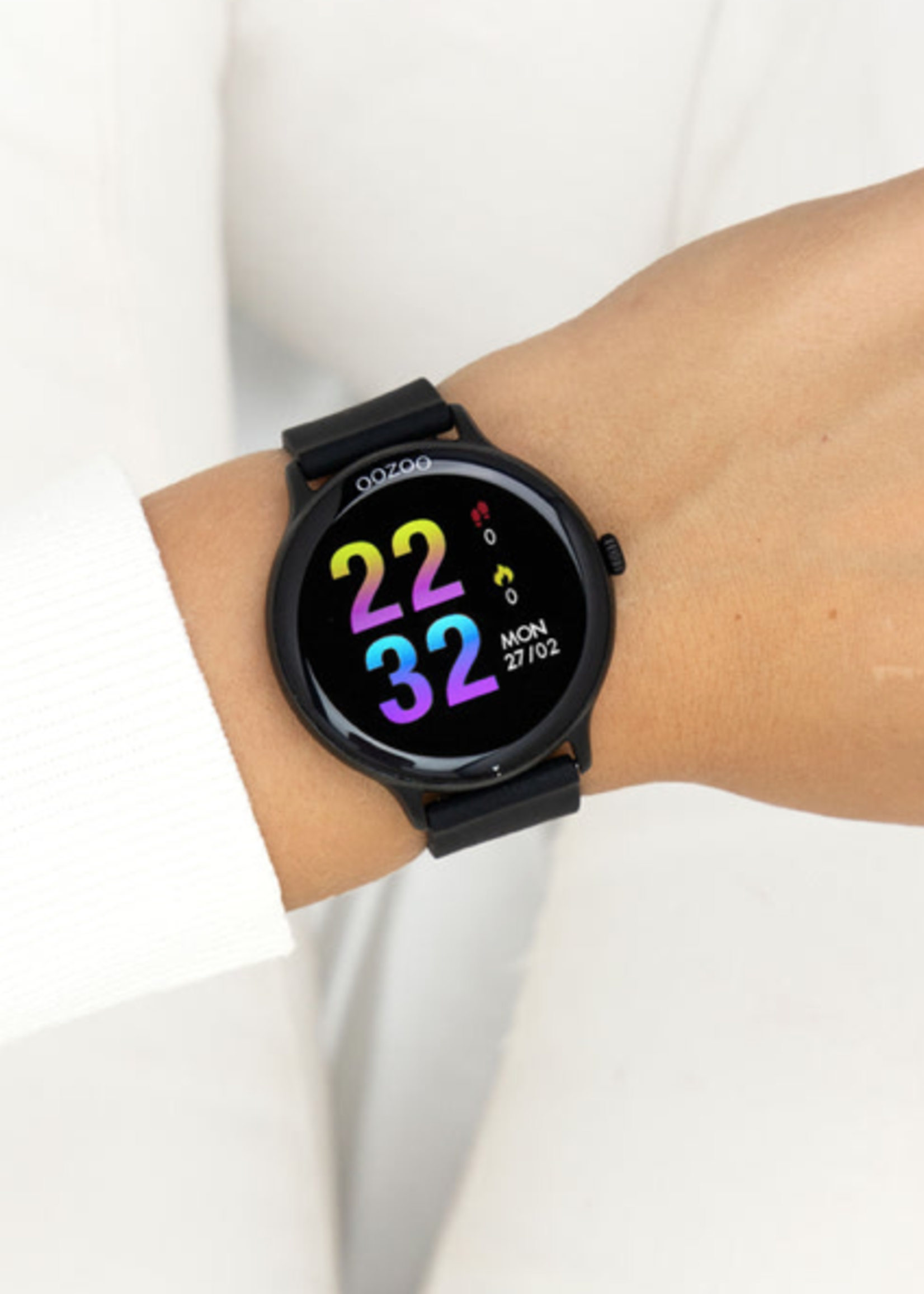 OOZOO OOZOO - Smartwatch met zwarte rubberen band Q00134