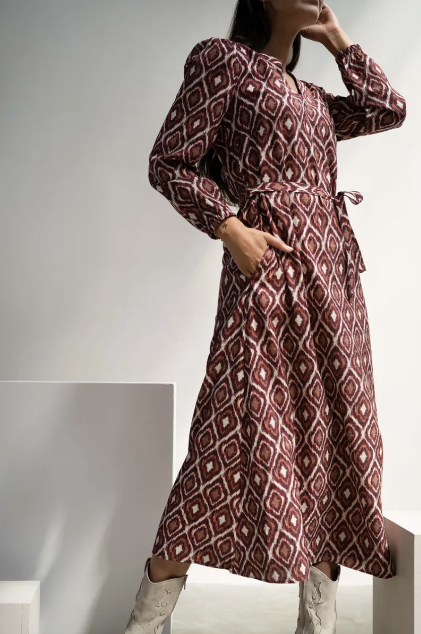 ZUSSS ZUSSS - Maxi jurk met ikat print zand/roodbruin MAAT XS