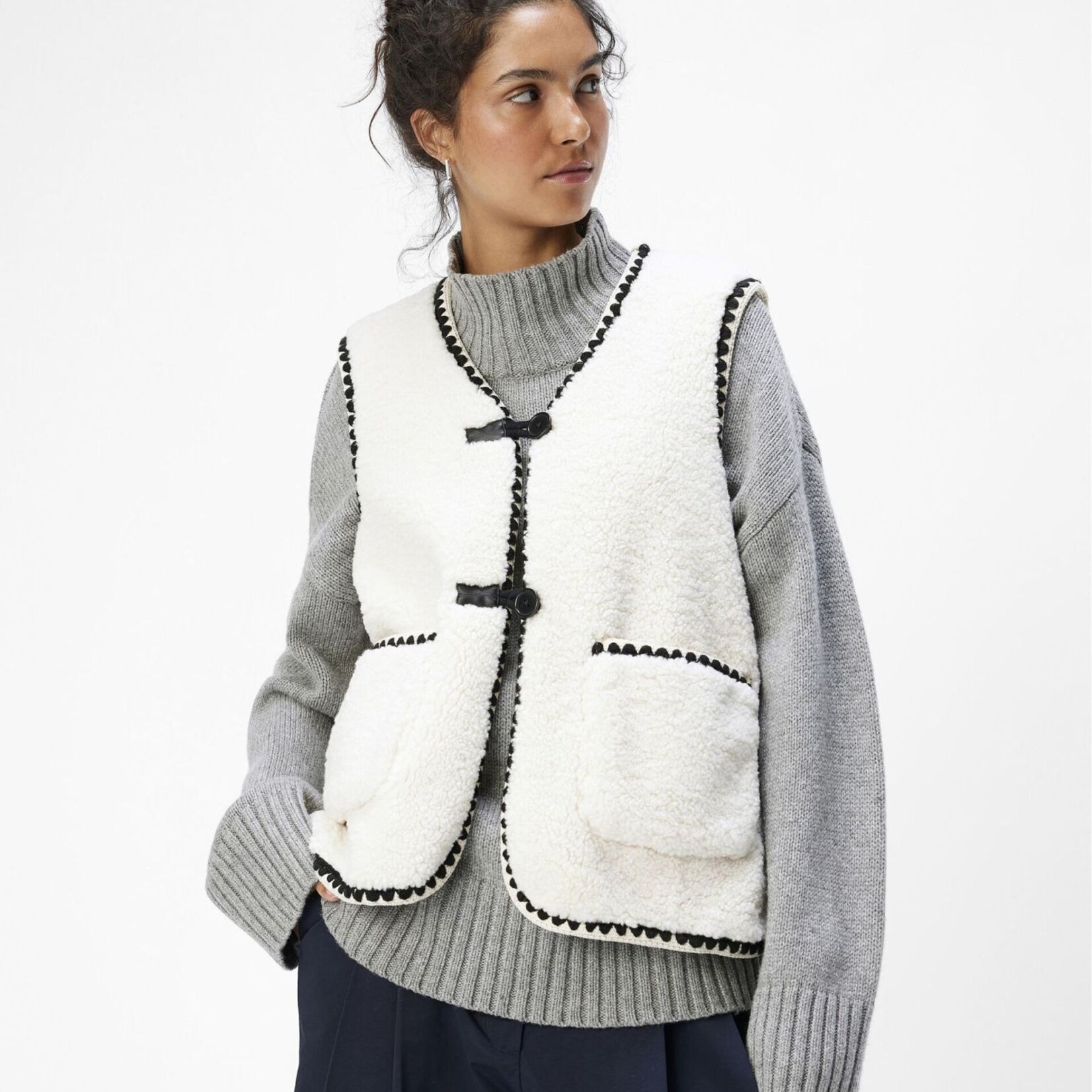 OBJECT OBJECT - Gilet/waistcoat Pauline teddy crème wit met zwarte details