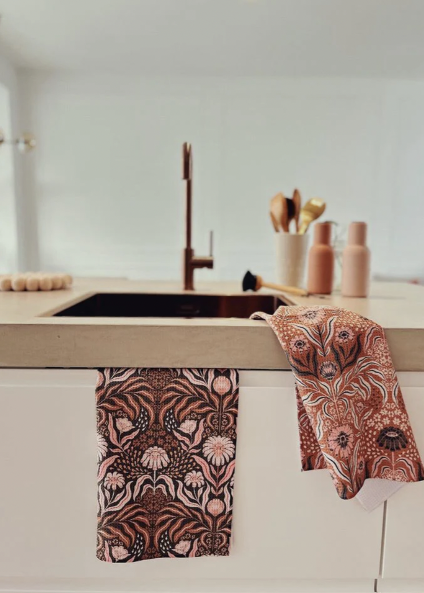 BUBBLE & BLEND BUBBLE & BLEND - Keukendoek wander bloom