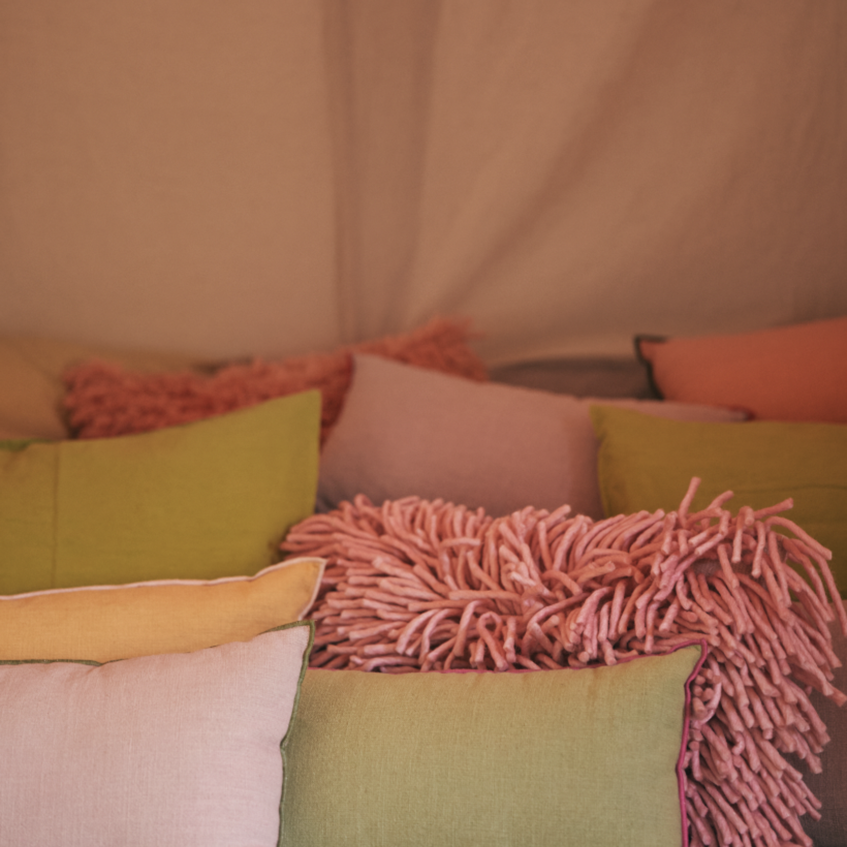 HKLIVING HKLIVING - Kussen wol rose/ pink 70x45cm TCU0004