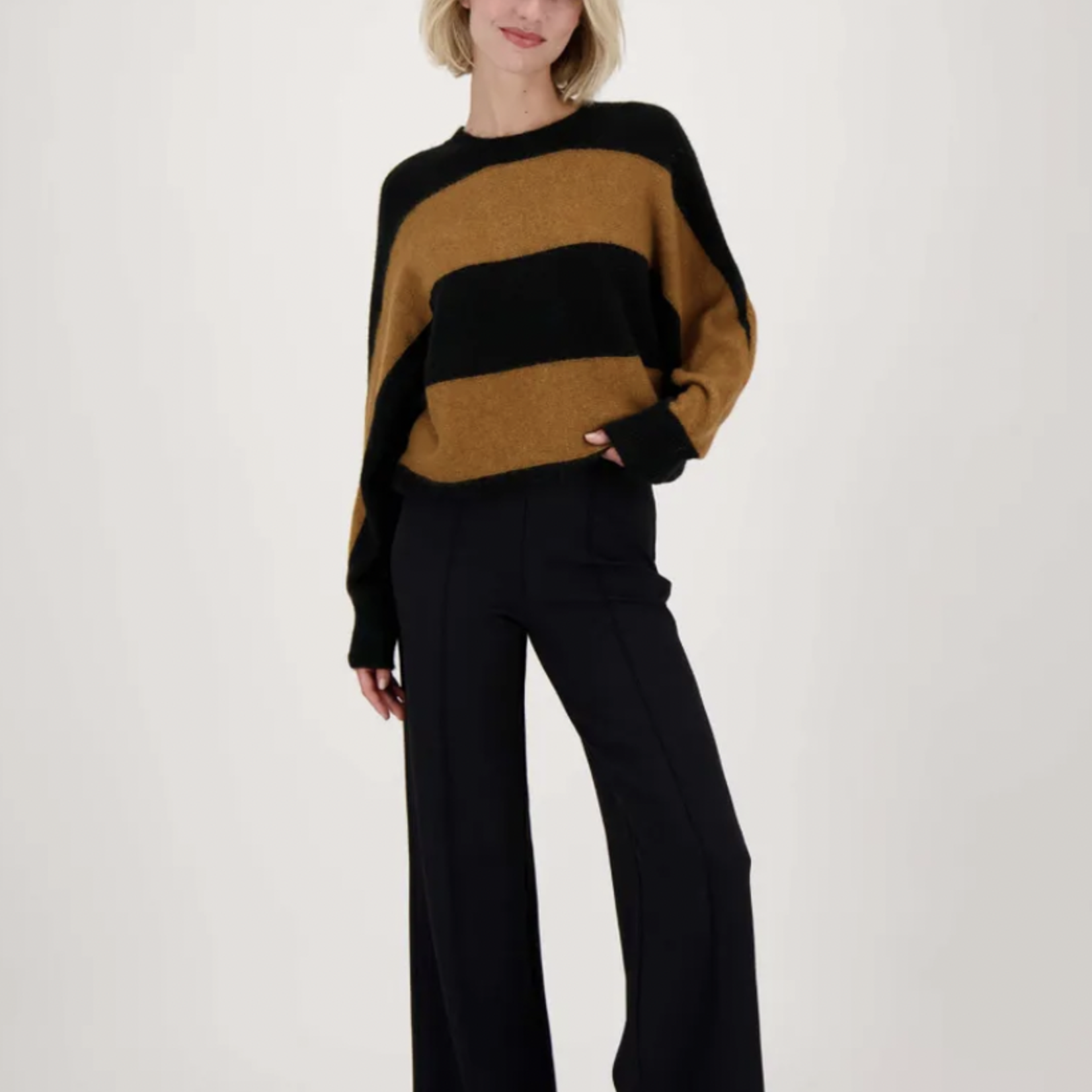 ZUSSS ZUSSS - Trui Batwin met streep camel/zwart