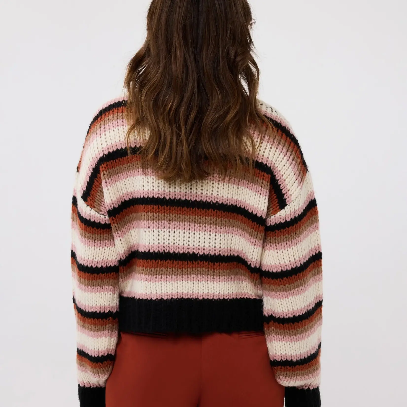 YDENCE YDENCE - Knitted sweater meggie black/camel/ecru MAAT XL