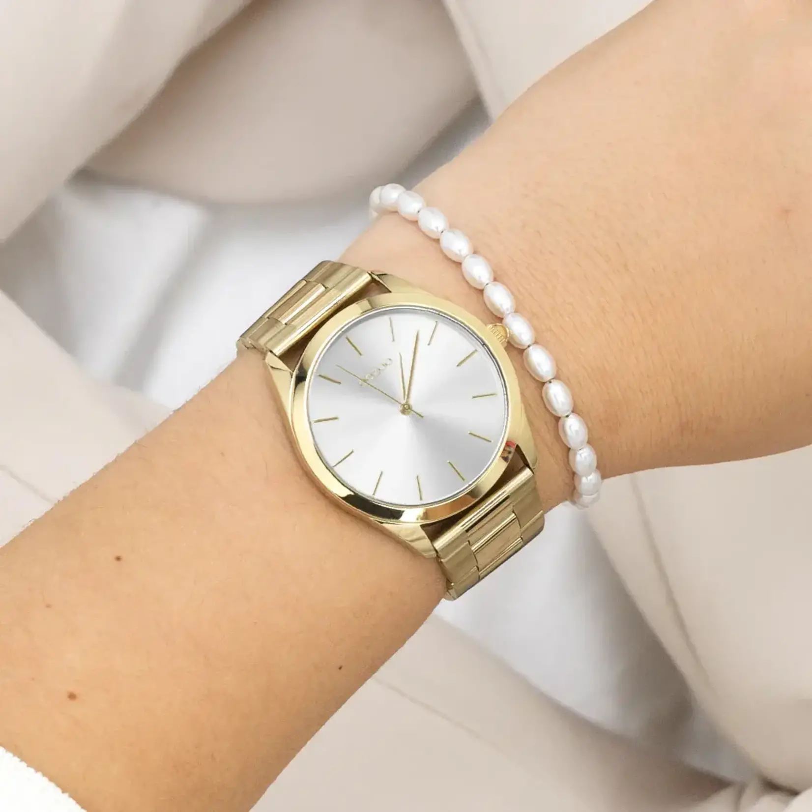 OOZOO OOZOO - Horloge goud met goudkleurige roestvrijstalen armband C11430