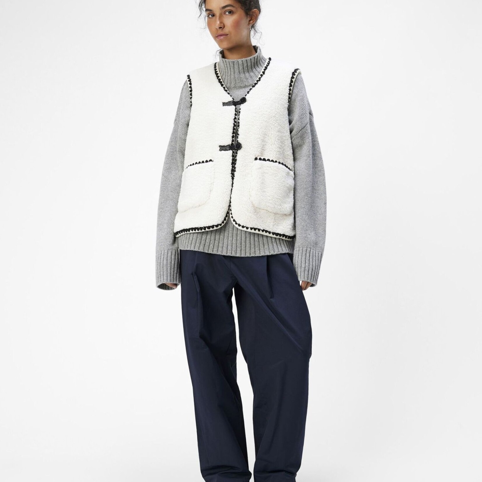 OBJECT OBJECT - Gilet/waistcoat Pauline teddy crème wit met zwarte details