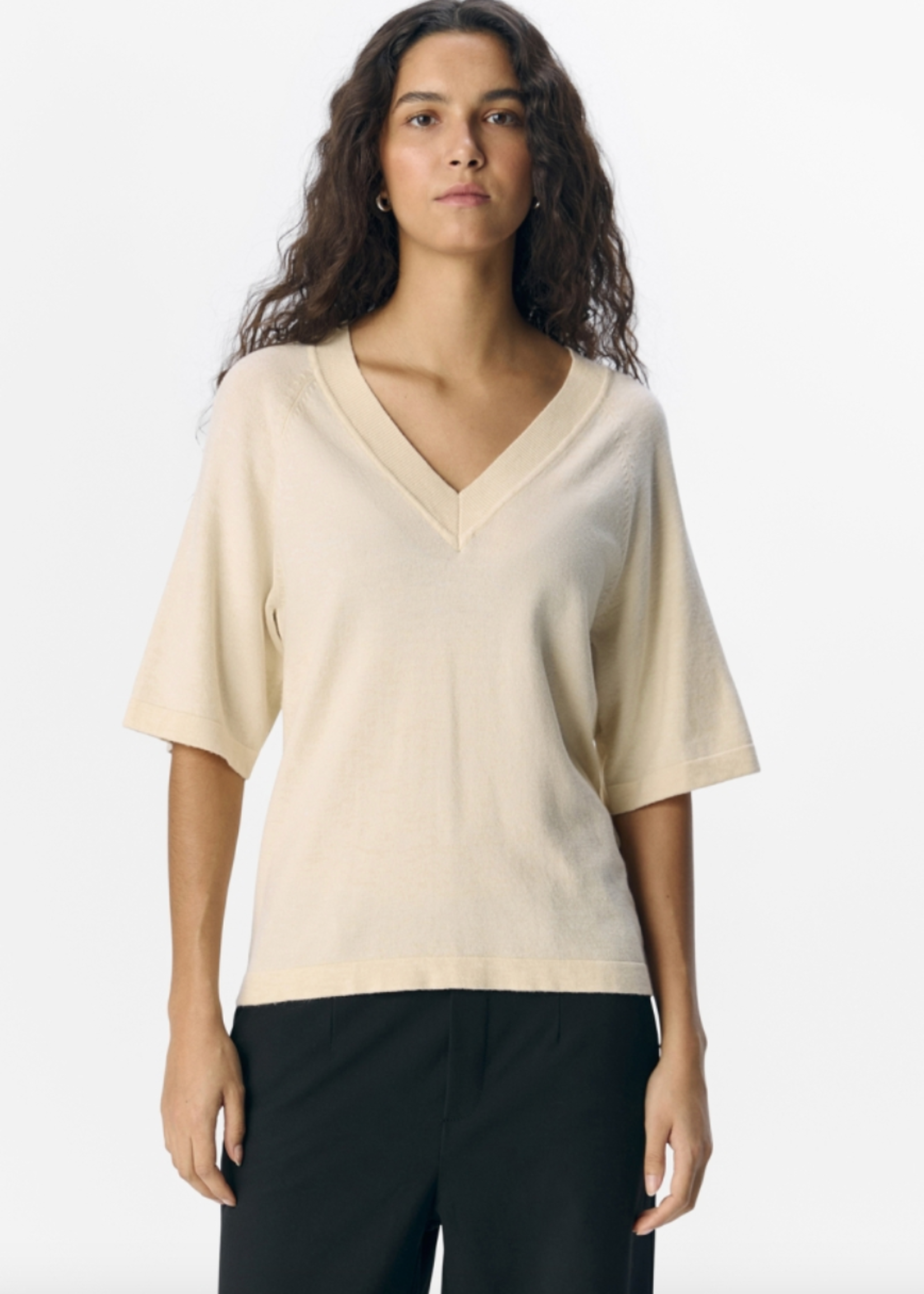 OBJECT OBJECT - Top Thess v-neck 2/4 gebreid beige