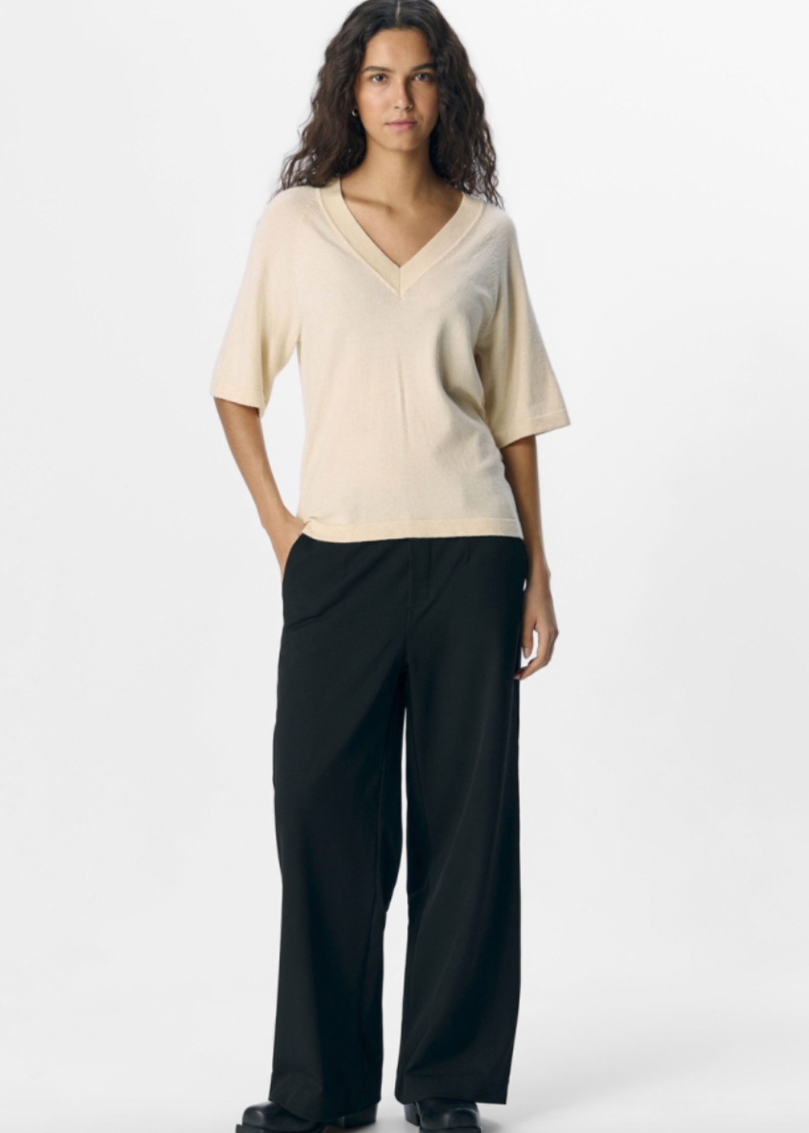 OBJECT OBJECT - Top Thess v-neck 2/4 gebreid beige