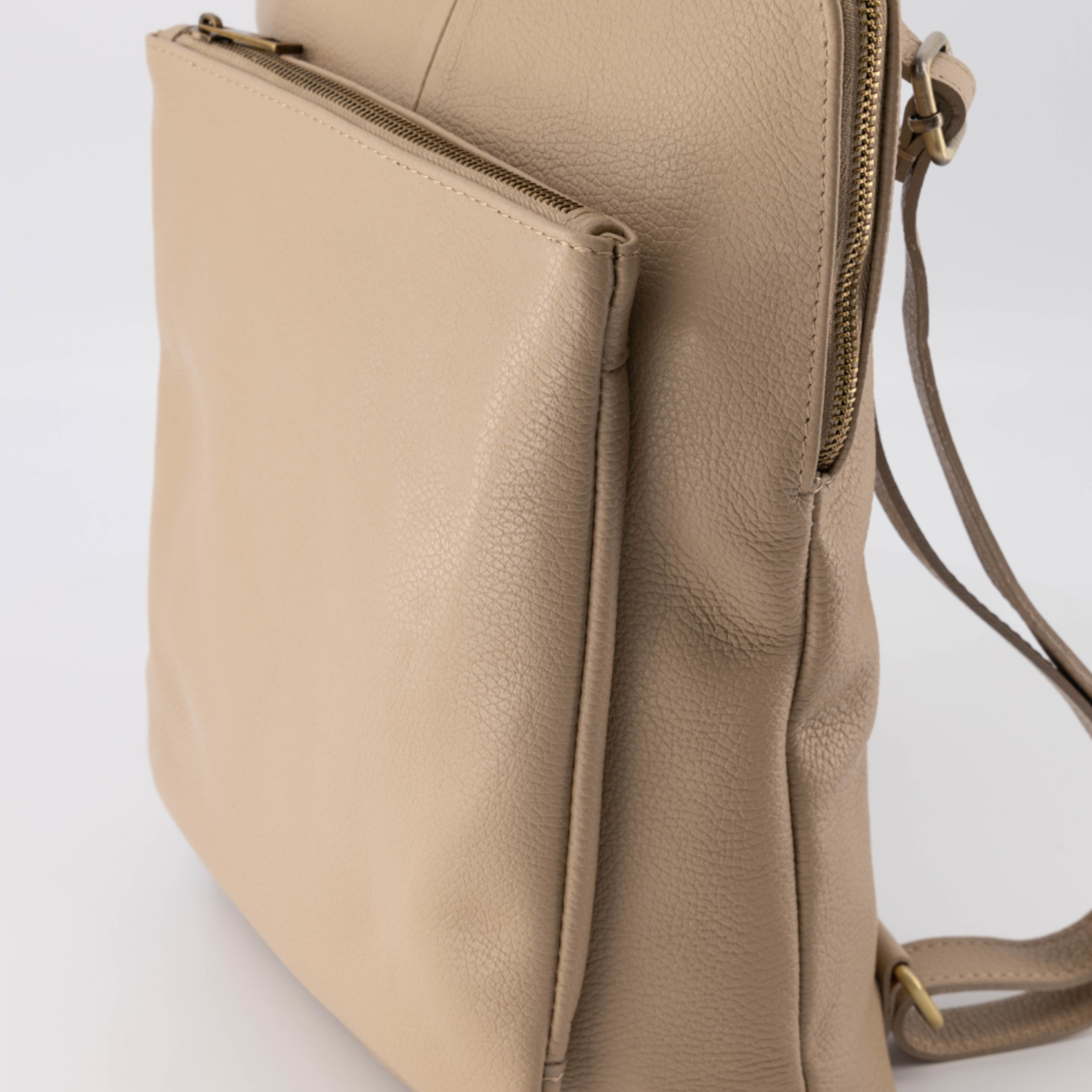 -- Rugtas Harper taupe echt leer