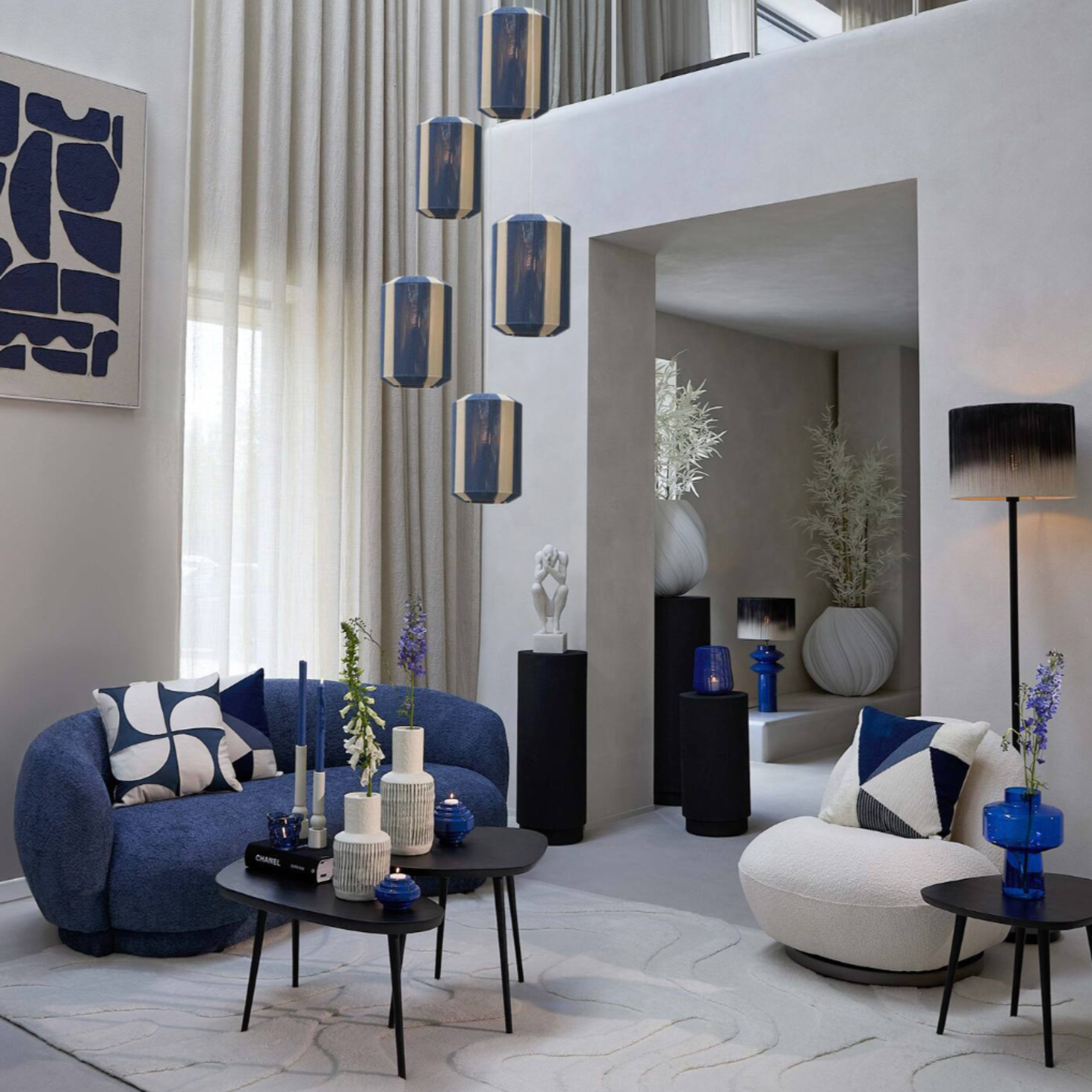 -- Kussen 45x45 cm  blauw+wit structuur