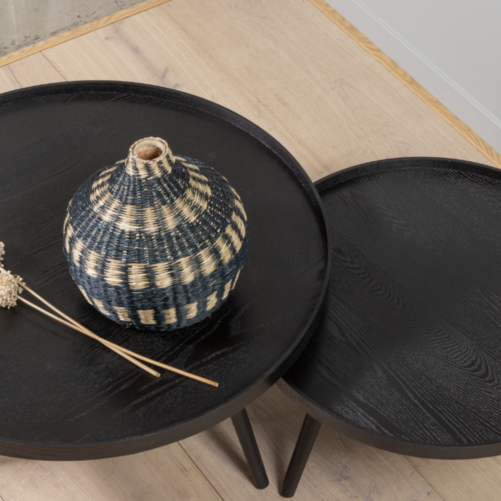 -- MESA bijzettafel zwart  L