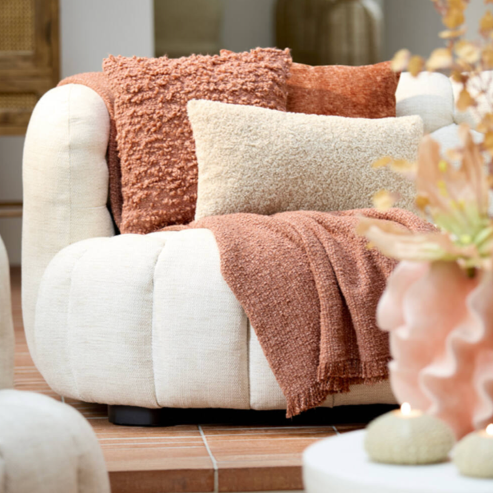 -- Kussen beige 60x30cm