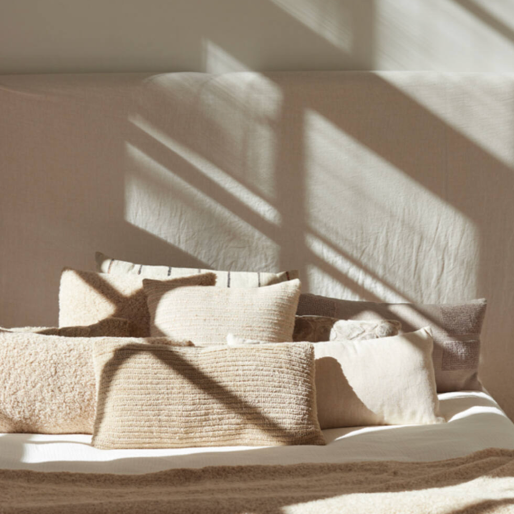 -- Kussen beige 60x30cm