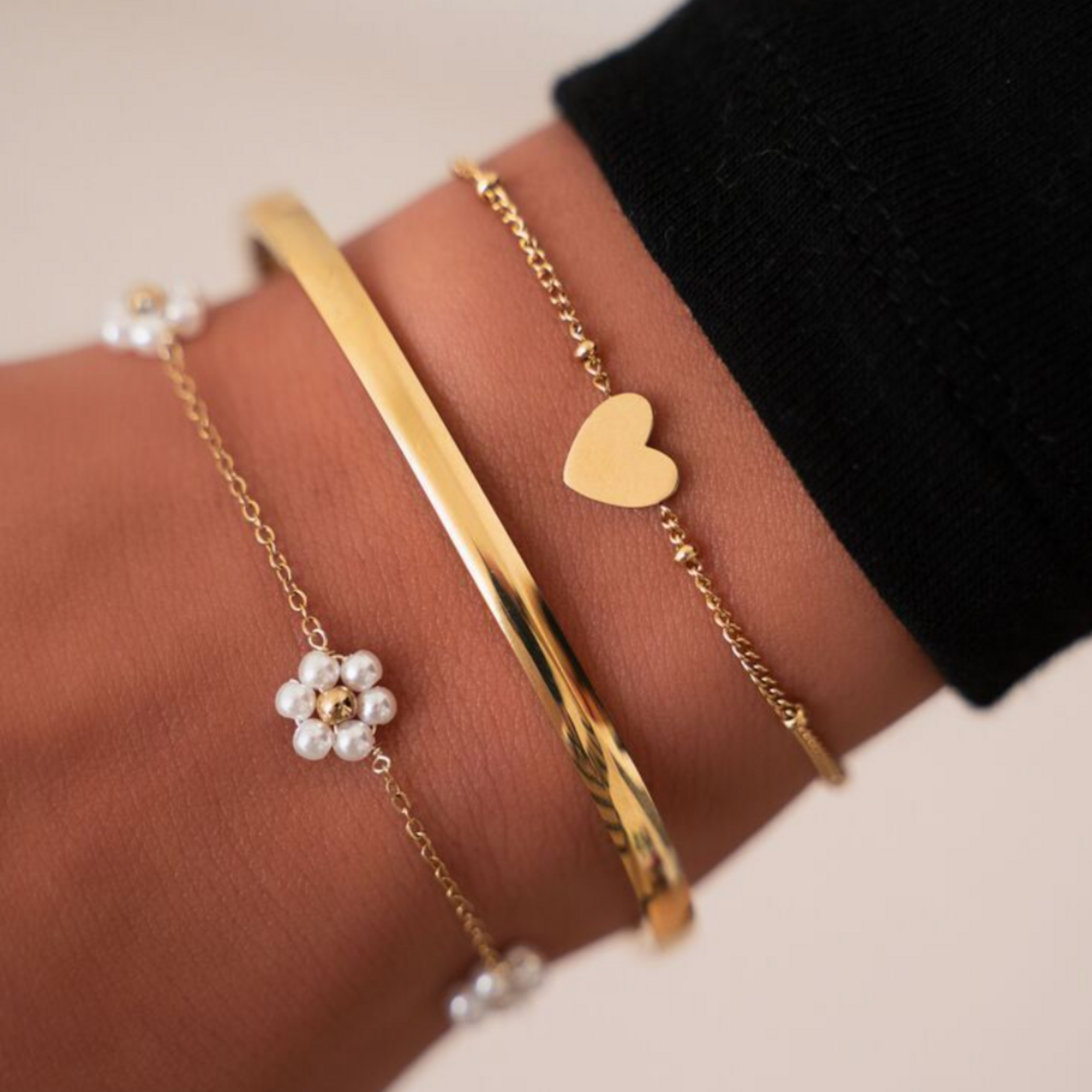 MY JEWELLERY MY JEWELLERY  - Armband  met bloemen van imitatieparels goud