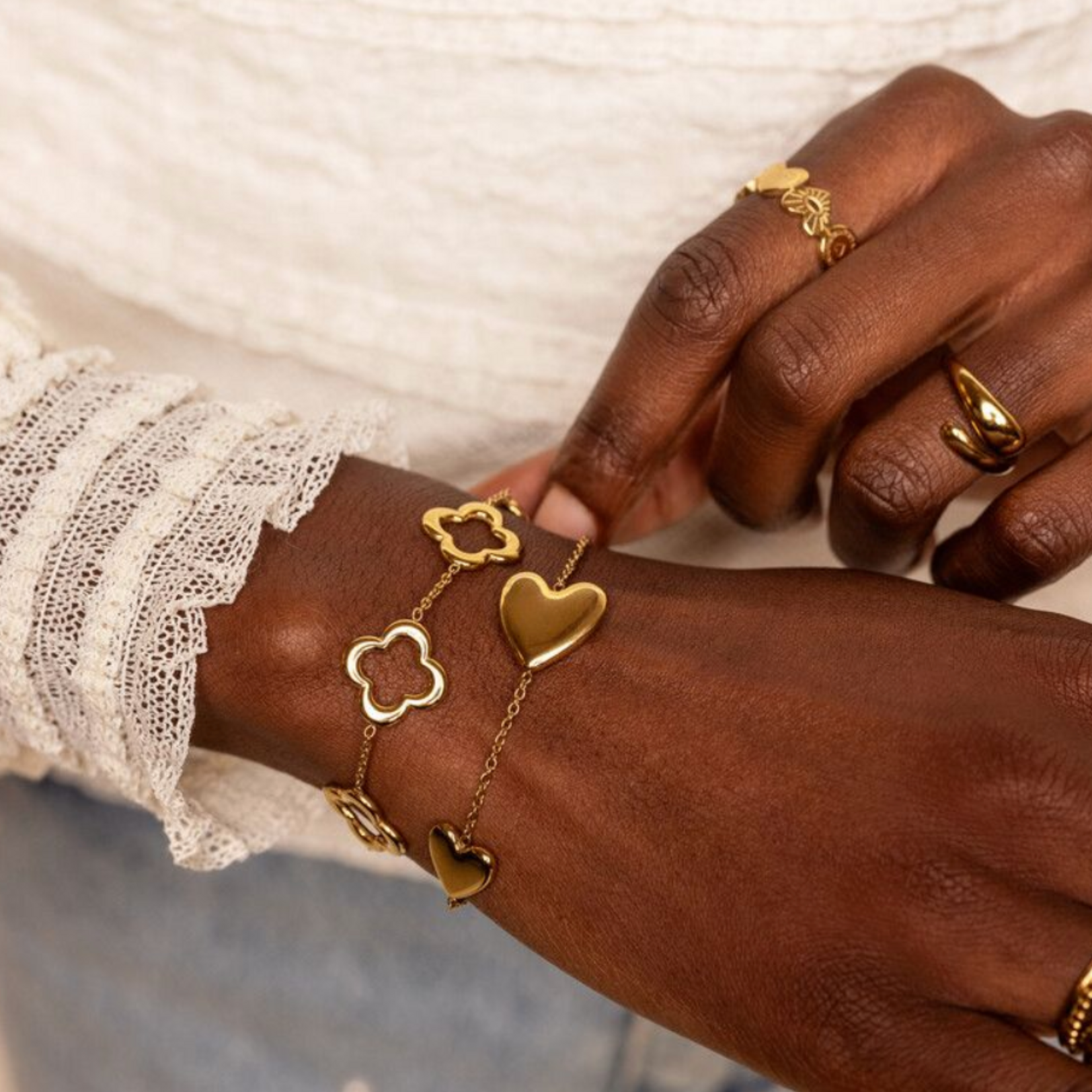 MY JEWELLERY MY JEWELLERY  - Armband  met twee hartjes goud