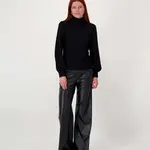 ZUSSS ZUSSS - Broek faux glans leren wideleg zwart