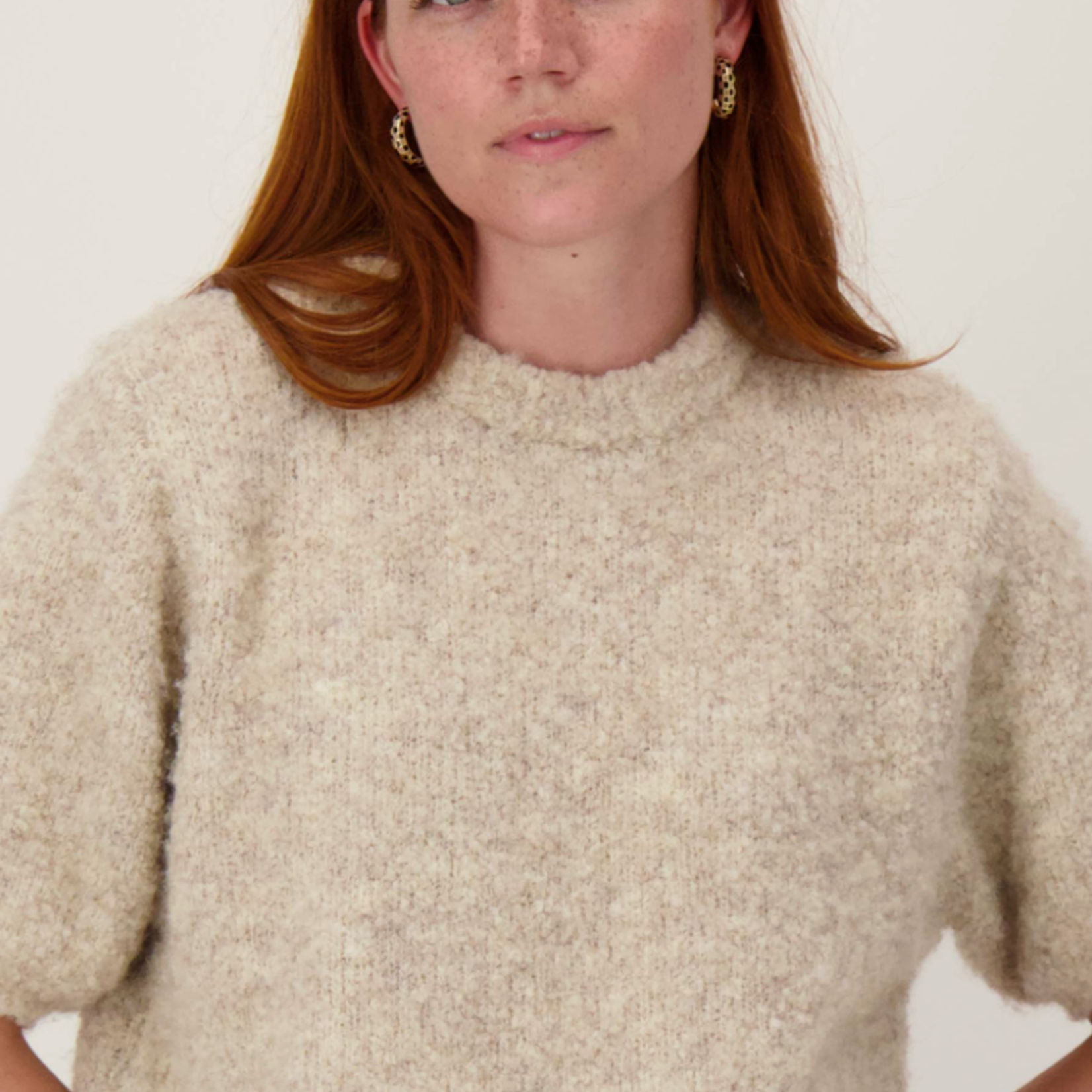 ZUSSS ZUSSS - Boucle trui met ronde hals beige MAAT XS