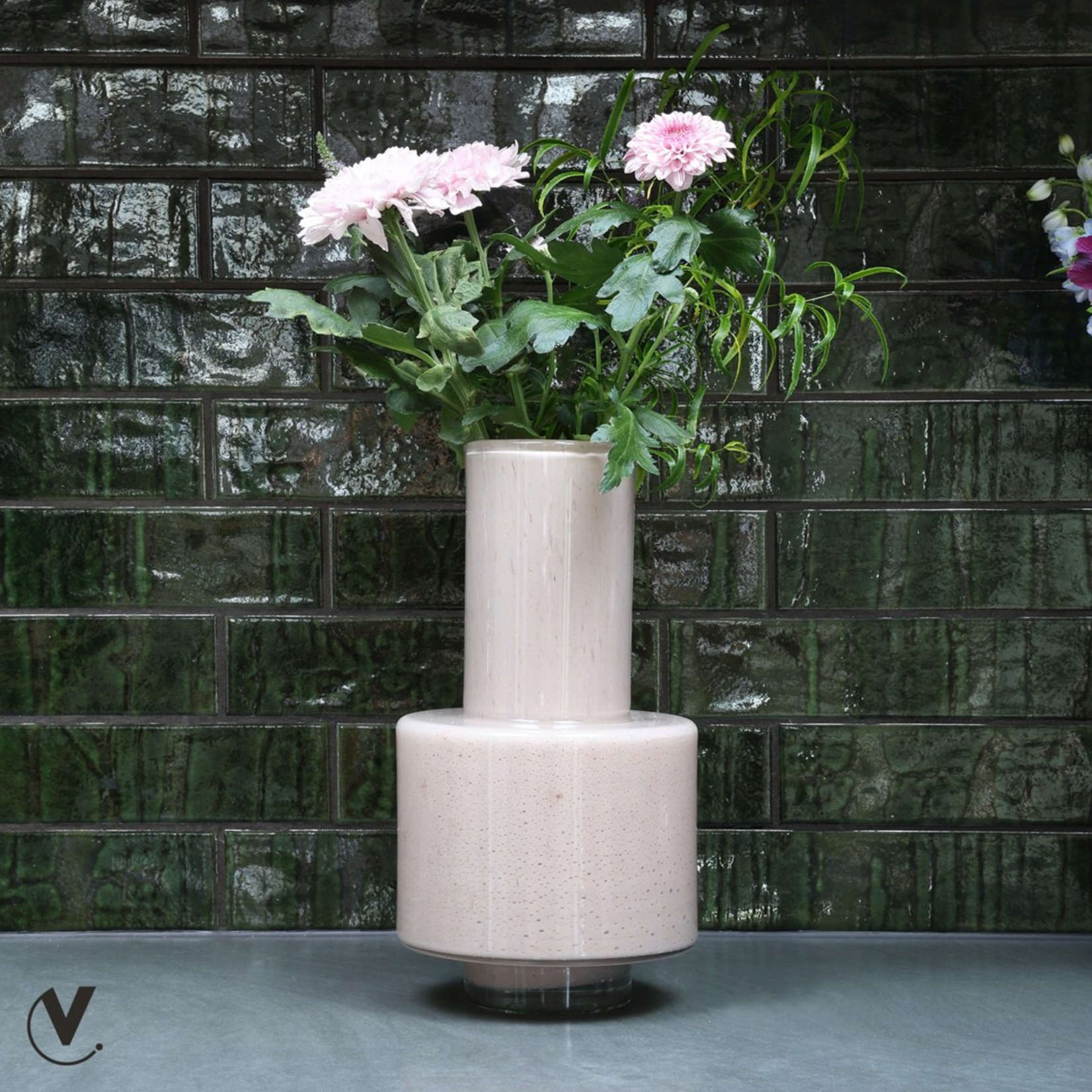 -- Vaas Volta ivoor 19x36cm