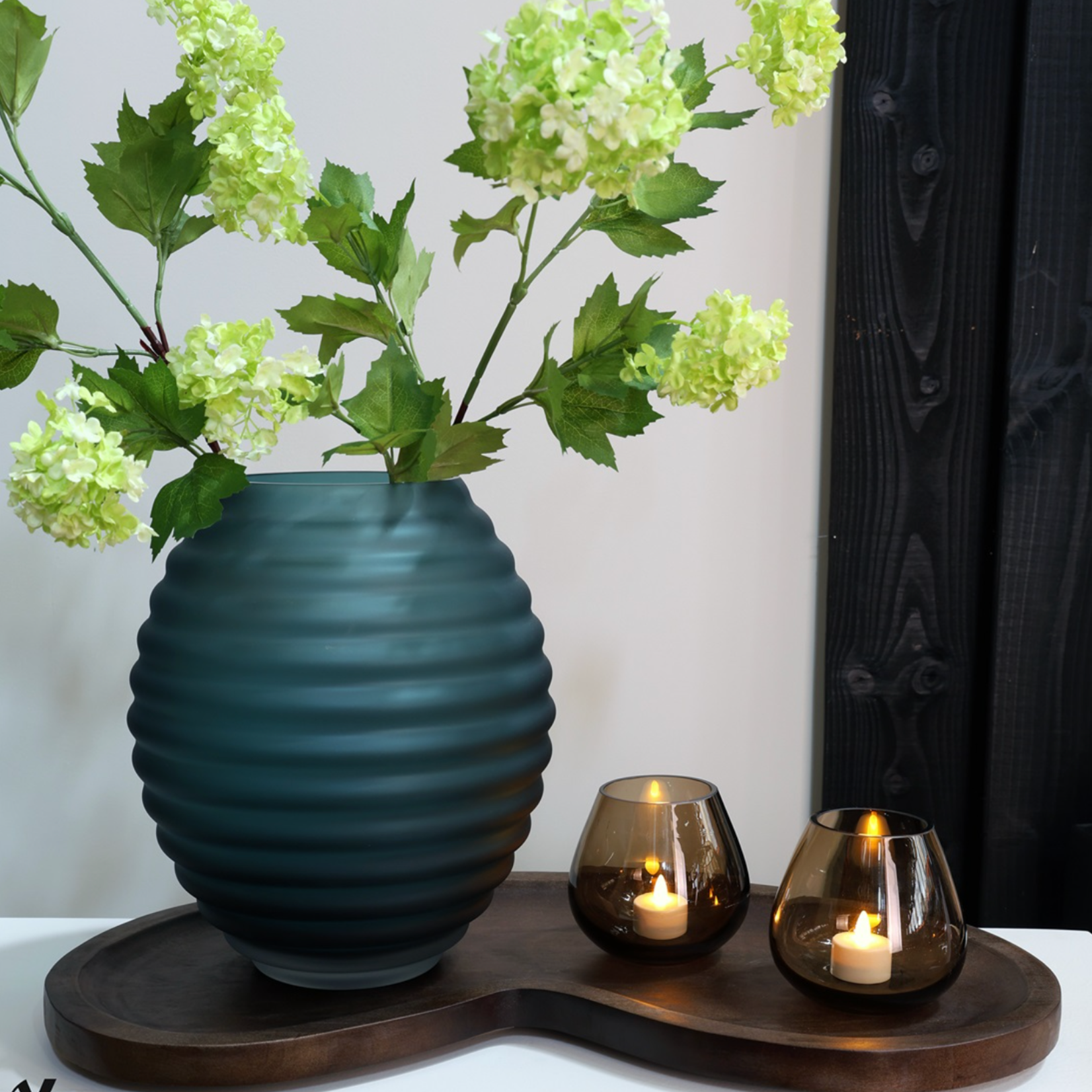 -- Dienblad Villeta M walnut L67,5 x B36 x H2 cm