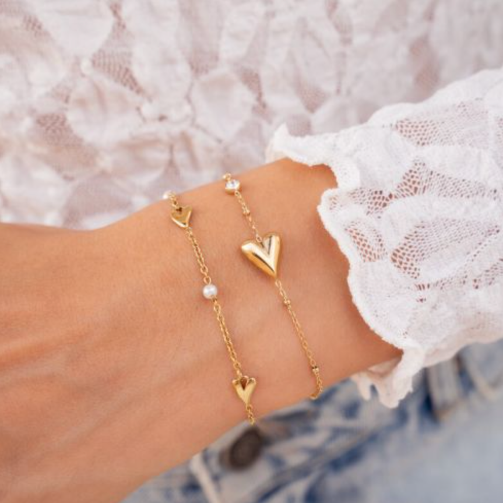 MY JEWELLERY MY JEWELLERY - Minimalistische armband met hart & strass goud