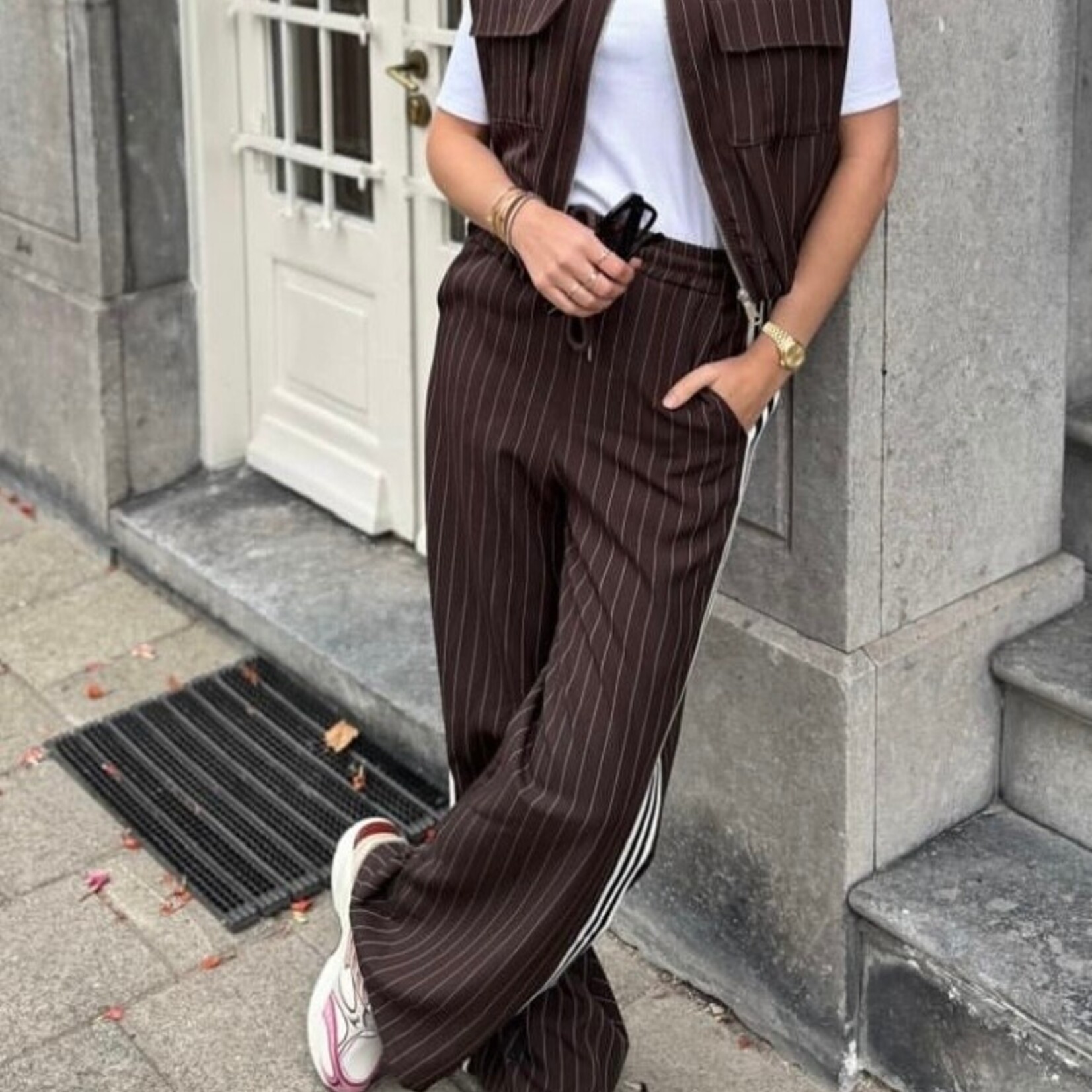 -- Broek Bruin krijtstreep en bies