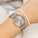 OOZOO OOZOO - Lichtgrijs horloge met roestvrijstalen band ø 36mm