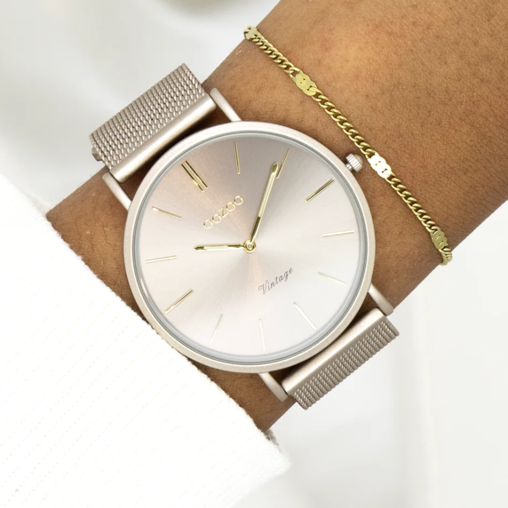 OOZOO OOZOO - Taupe  horloge met metalen mesh band ø 40mm