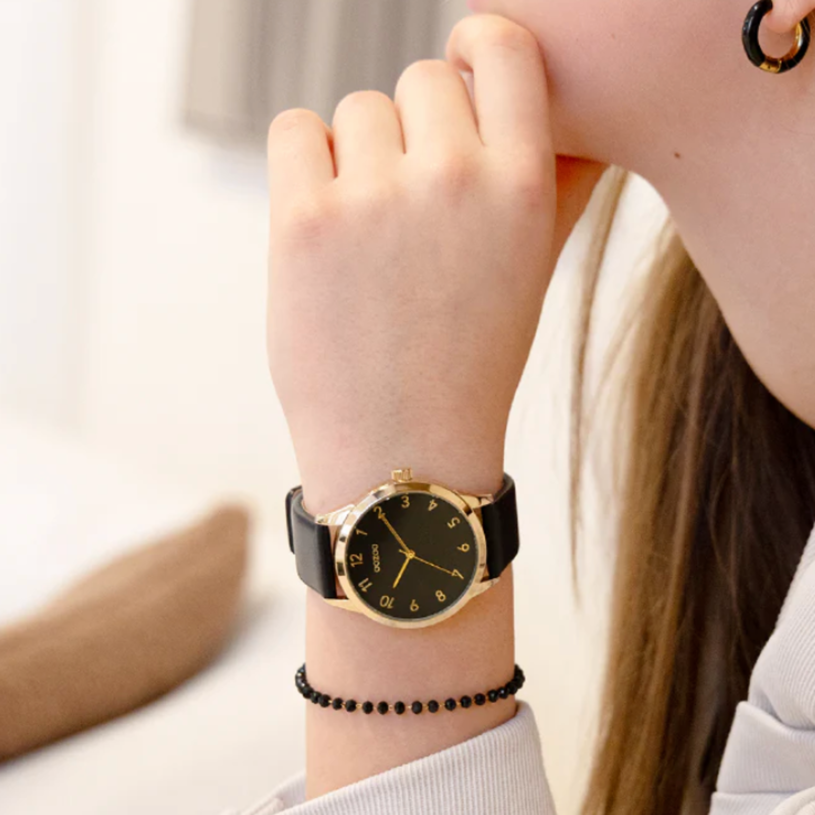 OOZOO OOZOO - Goudkleurig  horloge met zwarte leren band ø 40mm