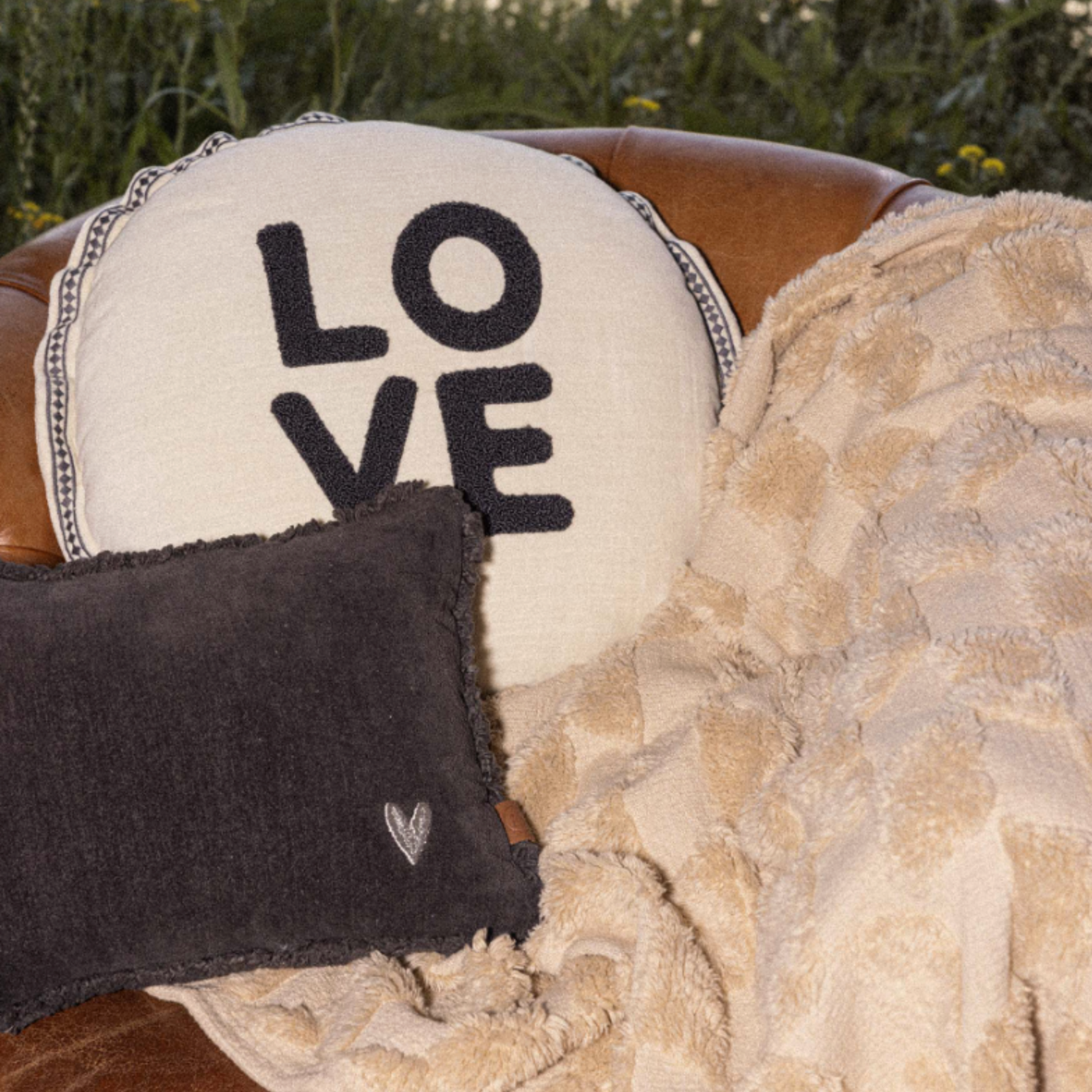 ZUSSS ZUSSS - Kussen velvet zilver hartje 35x25cm antracietgrijs