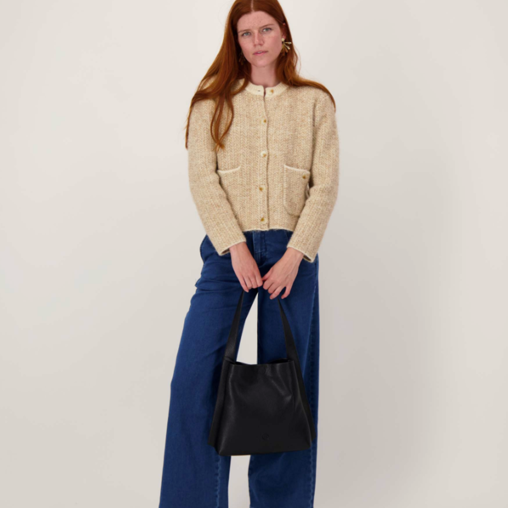 ZUSSS ZUSSS - Schoudertas met mooi strap detail + make up tasje zwart