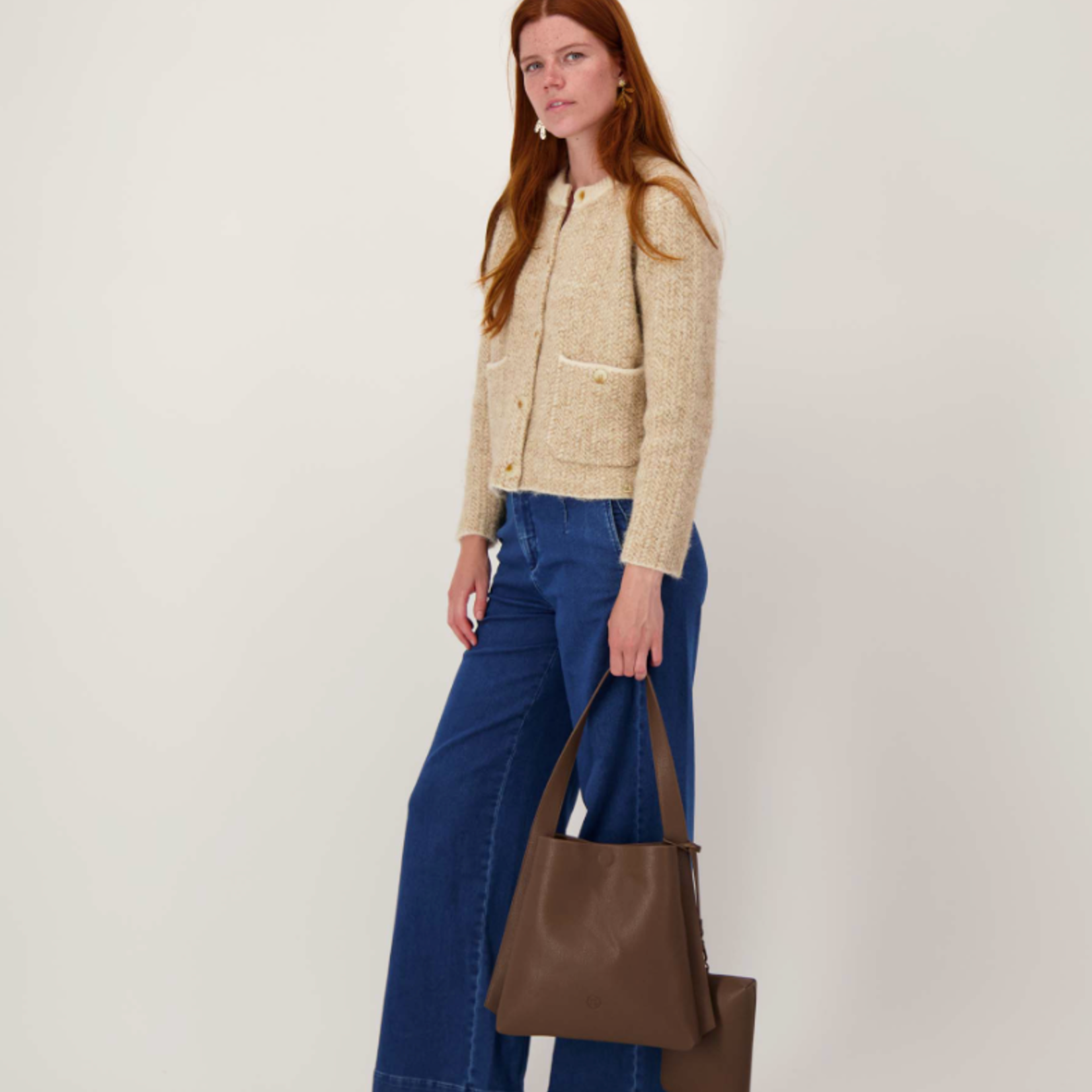 ZUSSS ZUSSS - Schoudertas met mooi strap detail + make up tasje bruin