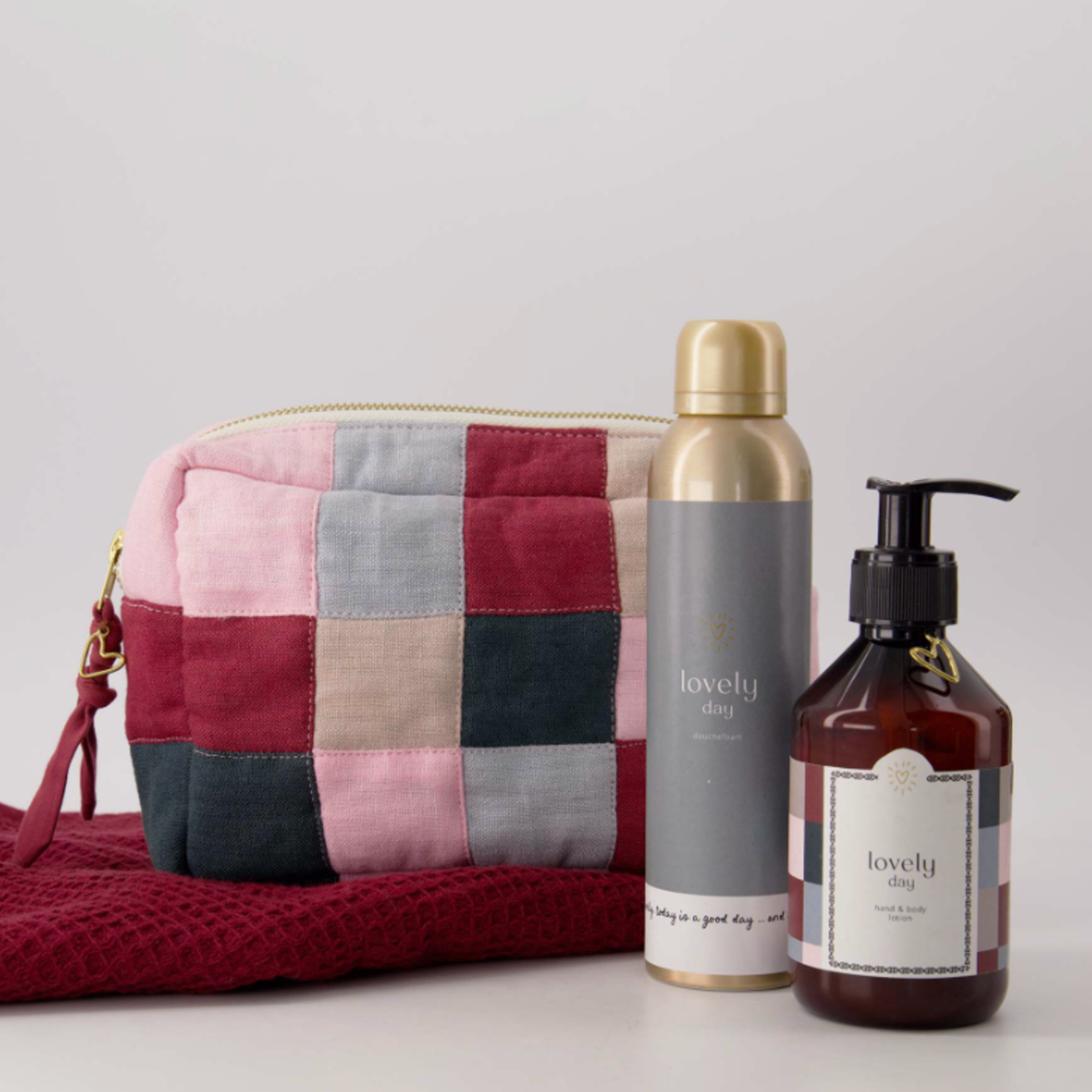 ZUSSS ZUSSS - Doucheschuim warm hugs donkerrood