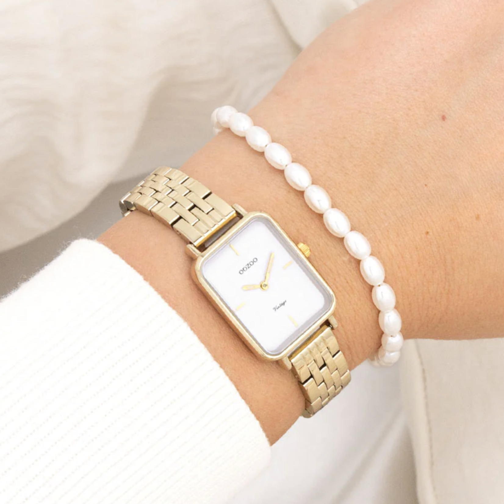 OOZOO OOZOO - Goudkleurig  horloge met roestvrijstalen band - C20418