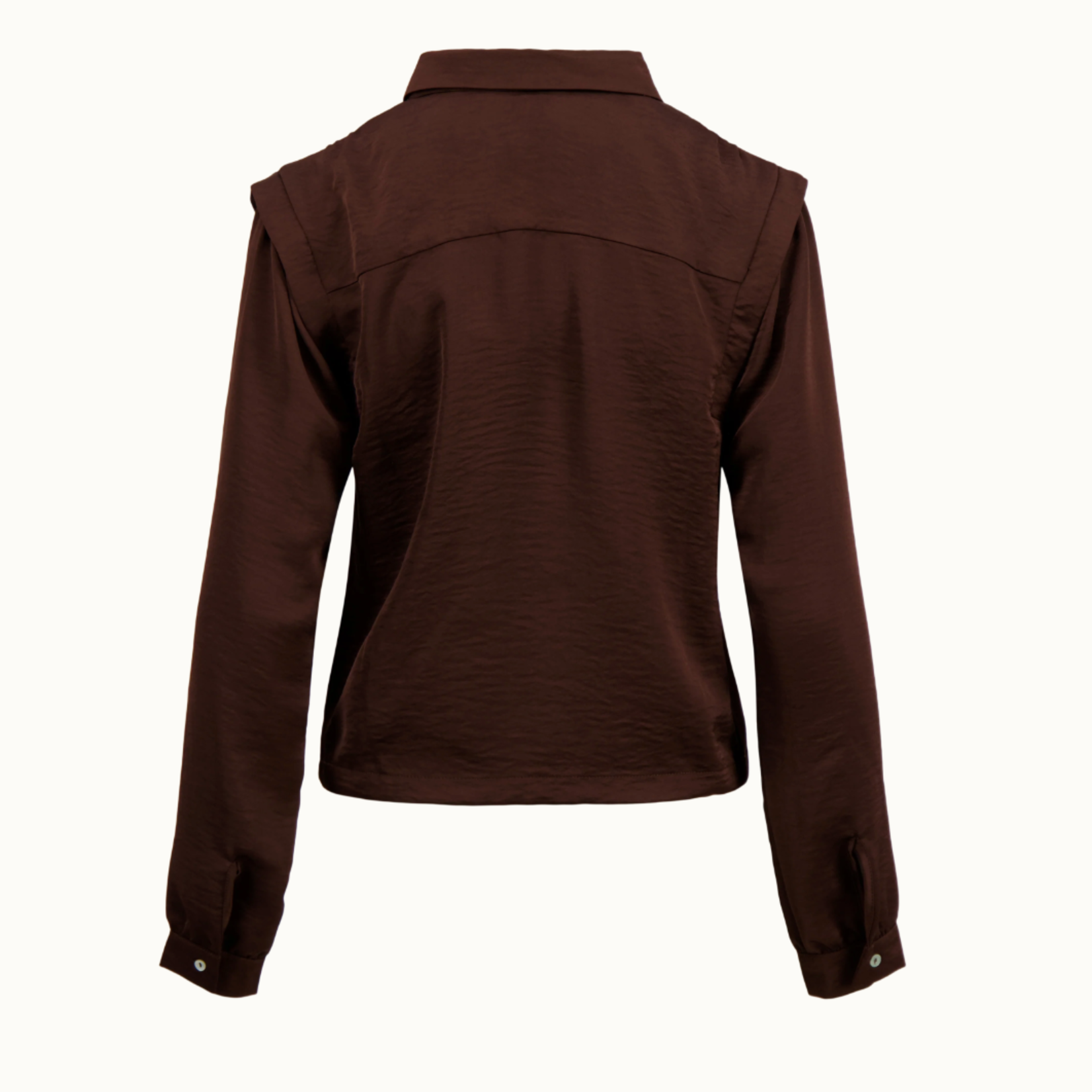 ZUSSS ZUSSS - Satijnen blouse met schouderdetail chocoladebruin