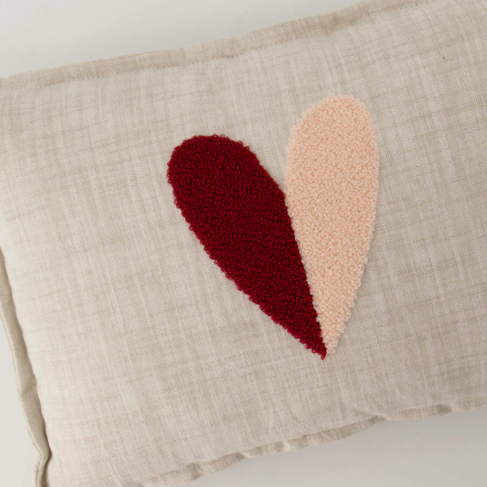 ZUSSS ZUSSS - Kussen hartje 35x25cm naturel/roze/rood