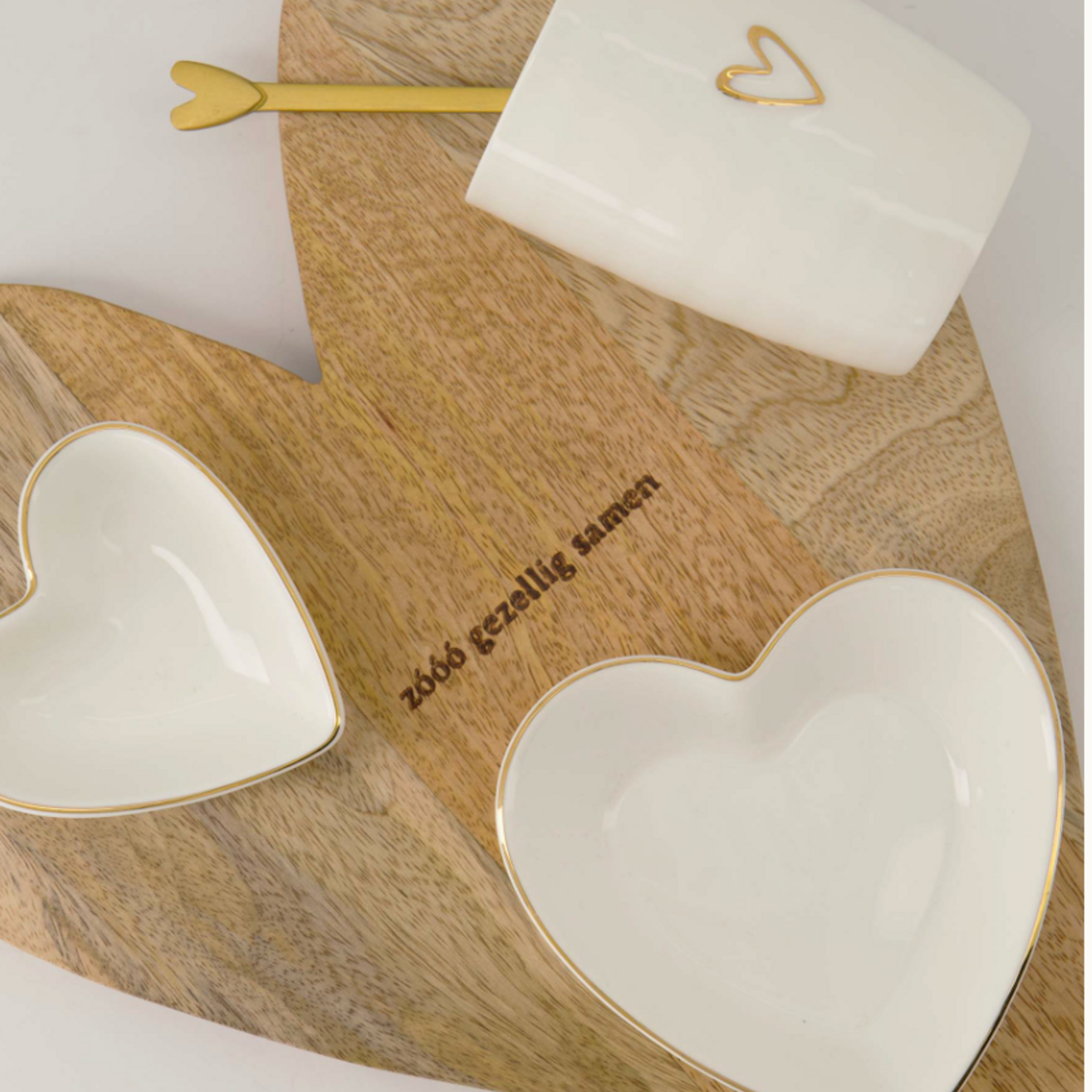 ZUSSS ZUSSS - Schaal wit hartvorm met goudkleurige rand 11,5cm