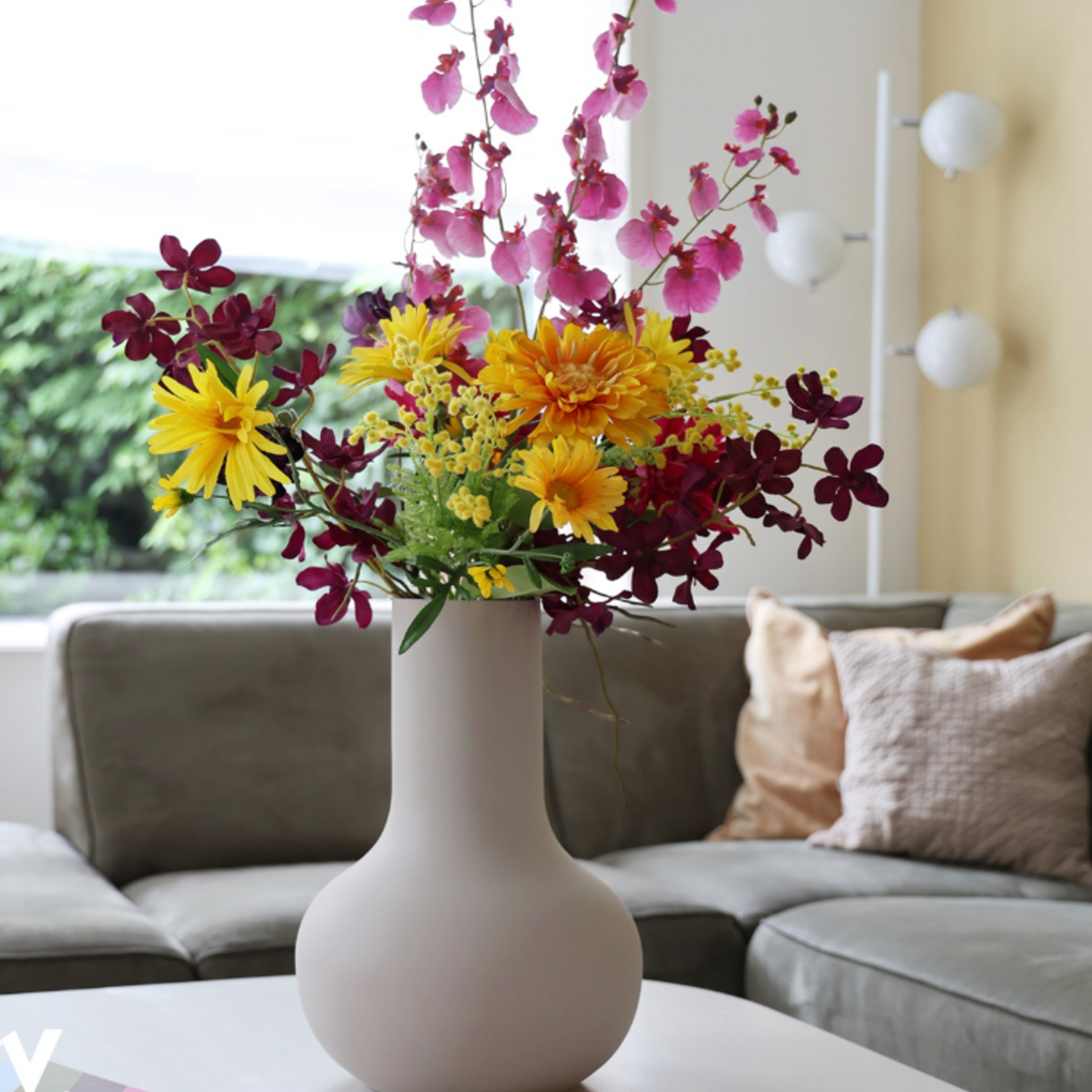 -- Vaas glas Seim smal ivory mat 25,5xH37cm