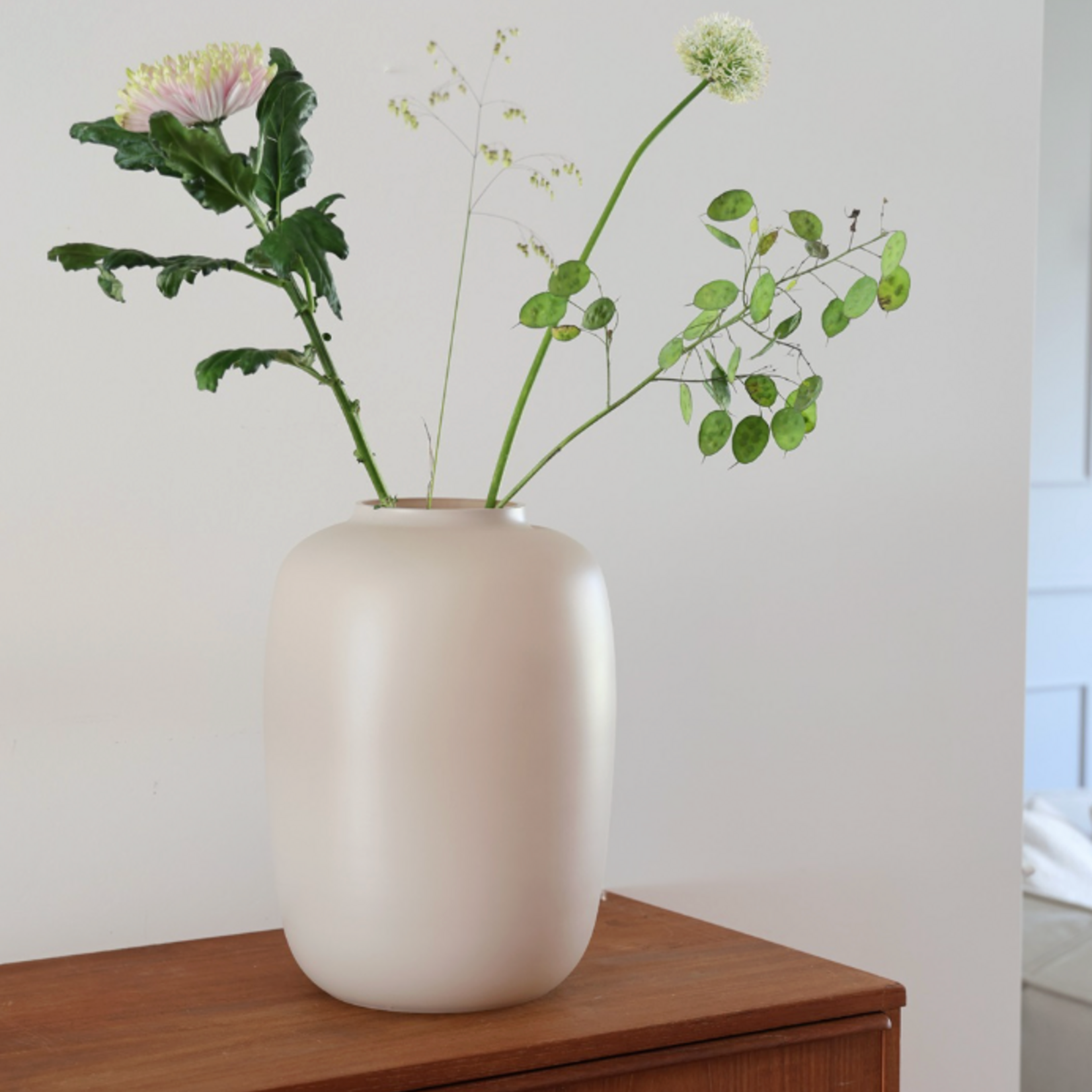 -- Vaas Artic S Ivory Ø21 x H29 cm