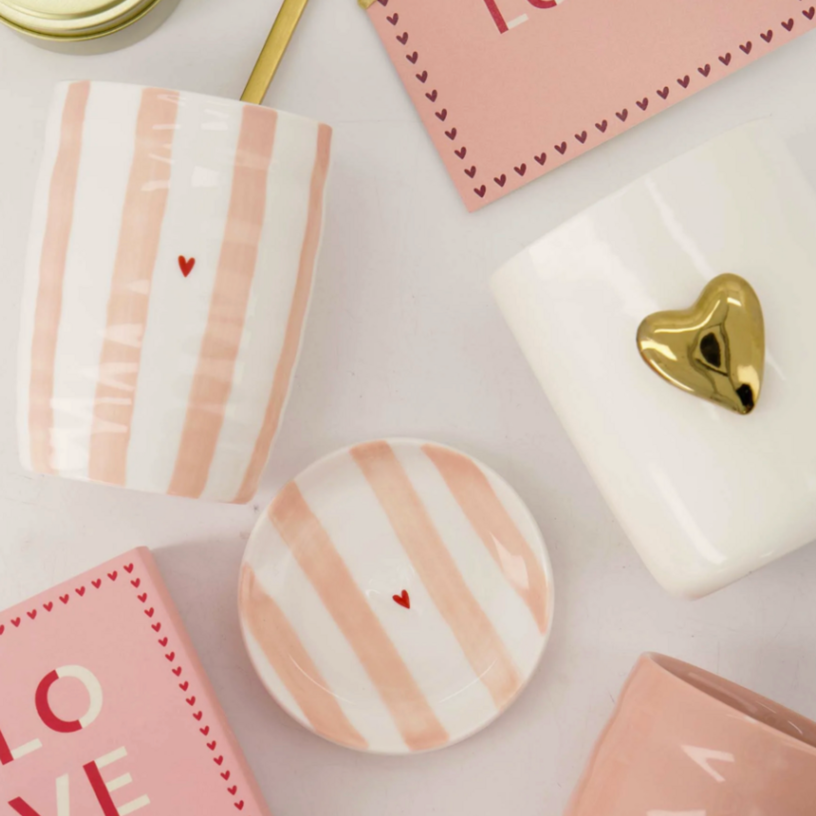 ZUSSS ZUSSS - Koffiemok streep hartjes wit/roze/rood