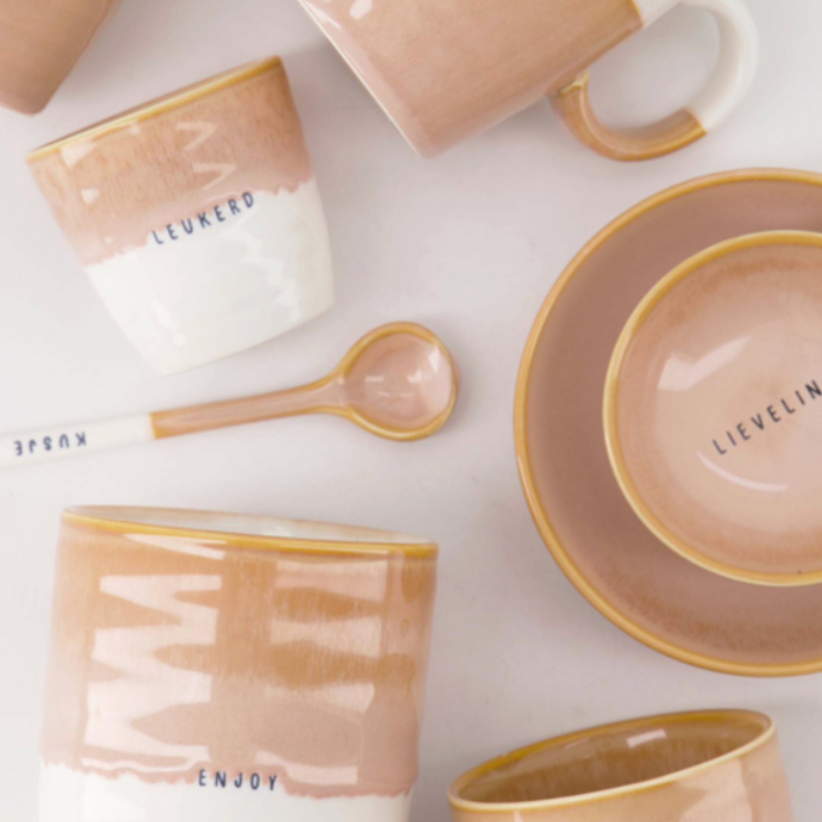 ZUSSS ZUSSS - Espressomok leukerd wit/roze