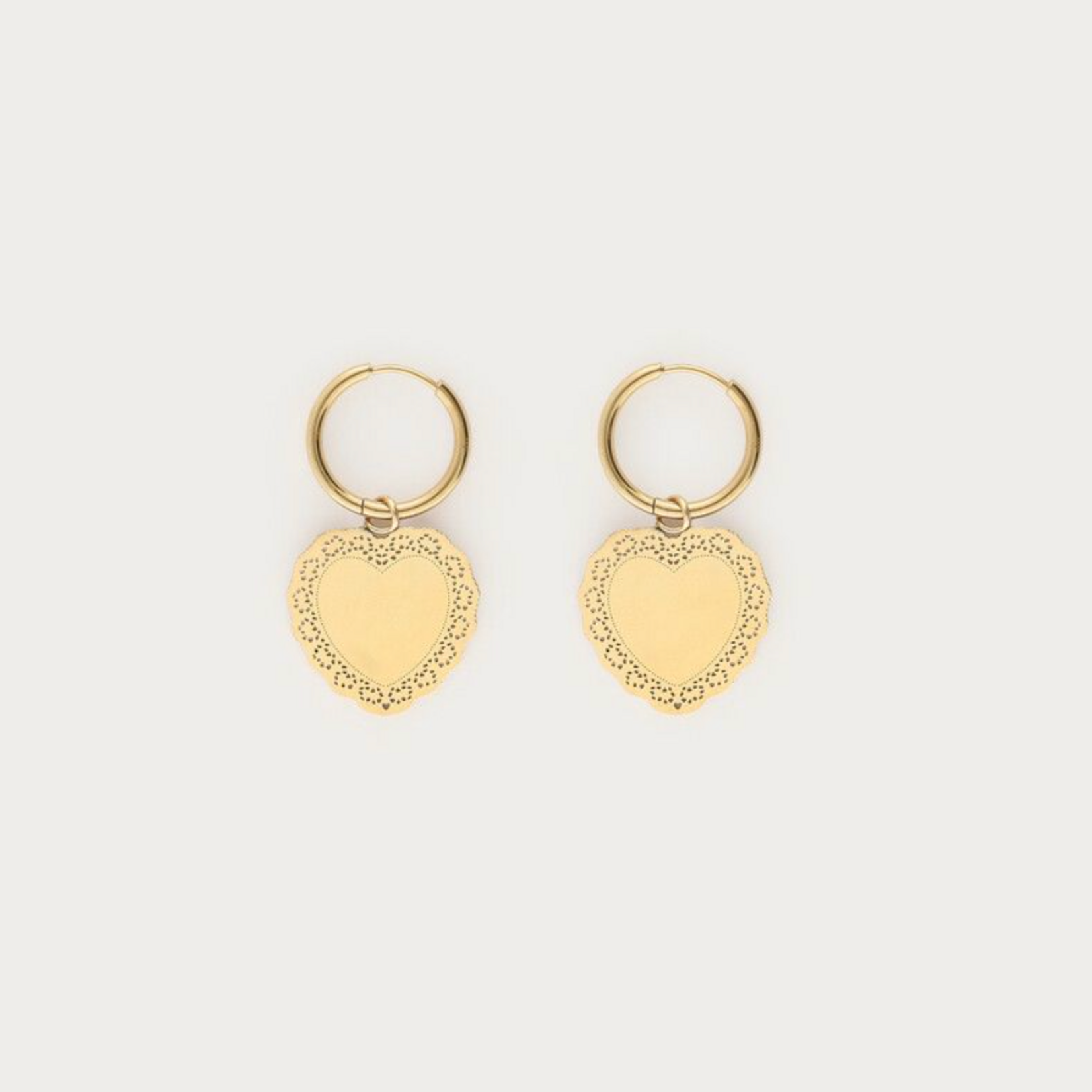 MY JEWELLERY MY JEWELLERY - Love oorringen met groot hartvormige bedel goud