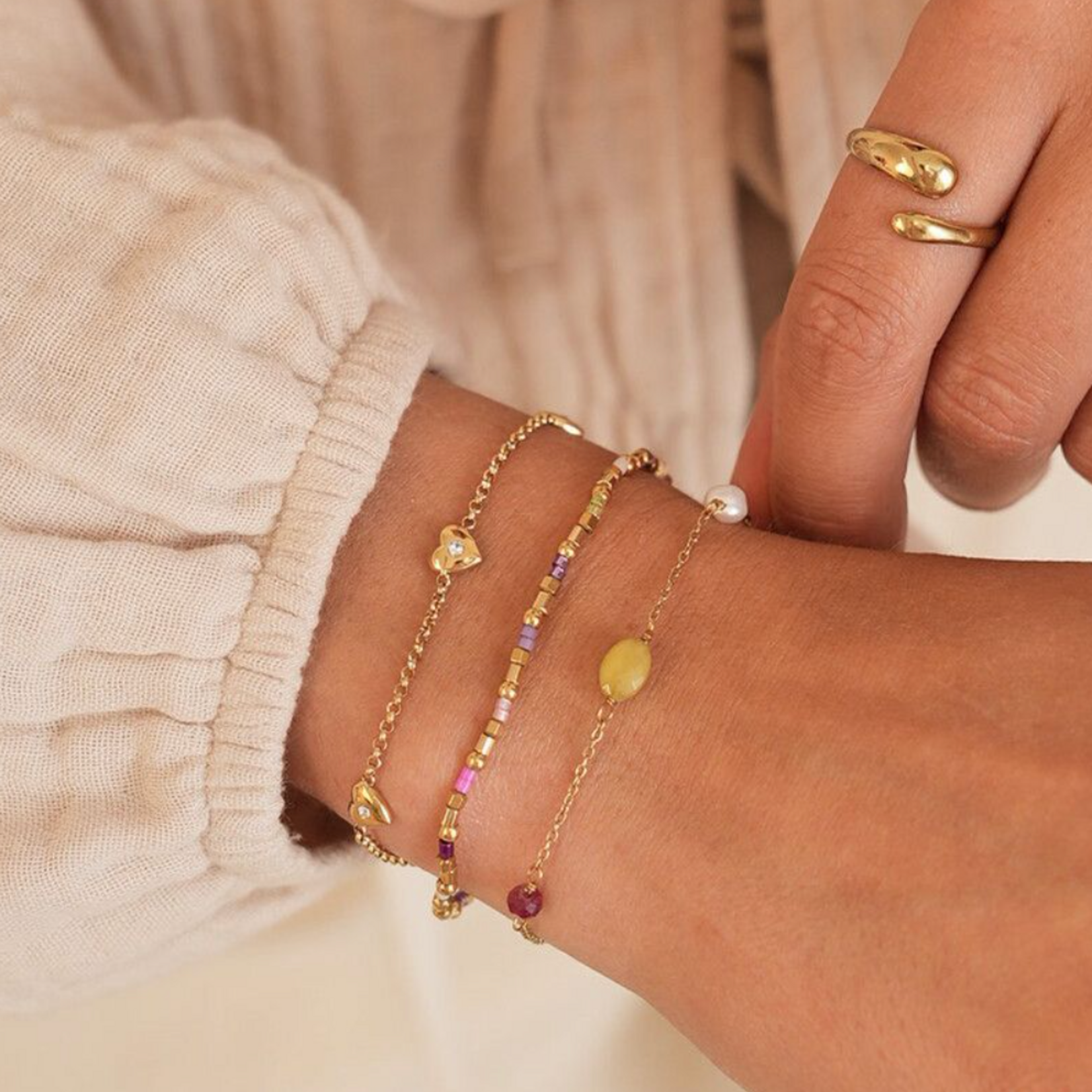 MY JEWELLERY MY JEWELLERY - Armband met zoetwaterparels & multikleur kralen goud