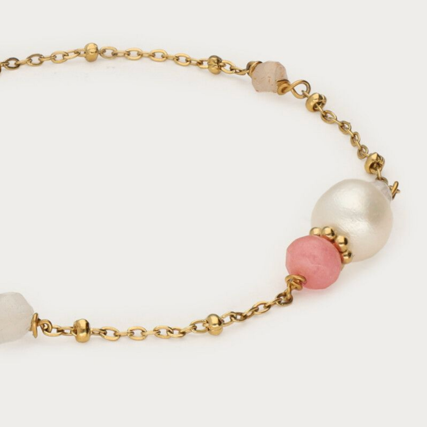 MY JEWELLERY MY JEWELLERY - Armband met zoetwaterparels & roze kralen goud