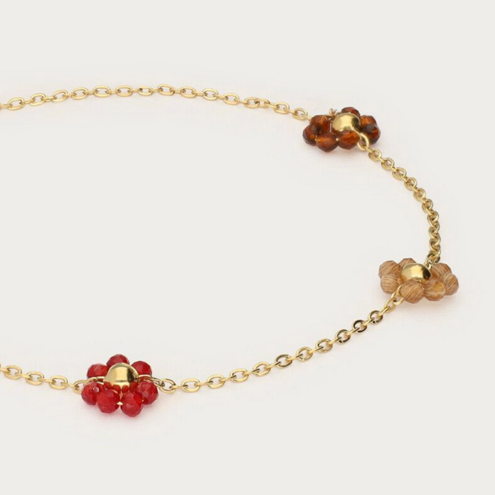 MY JEWELLERY MY JEWELLERY - Minimalistische armband met burgundy bloemen kralen goud