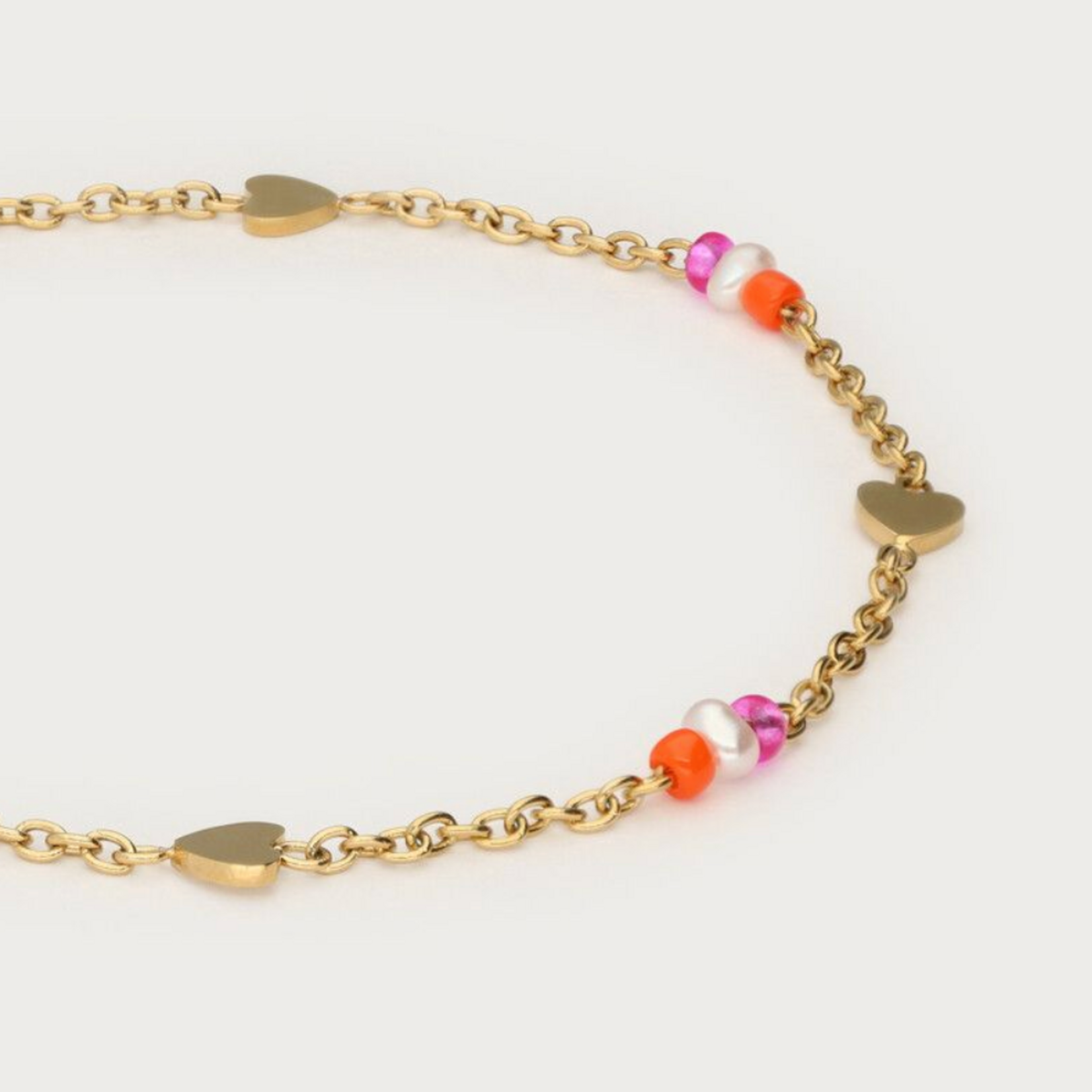 MY JEWELLERY MY JEWELLERY - Minimalistische armband met hartjes en kralen goud