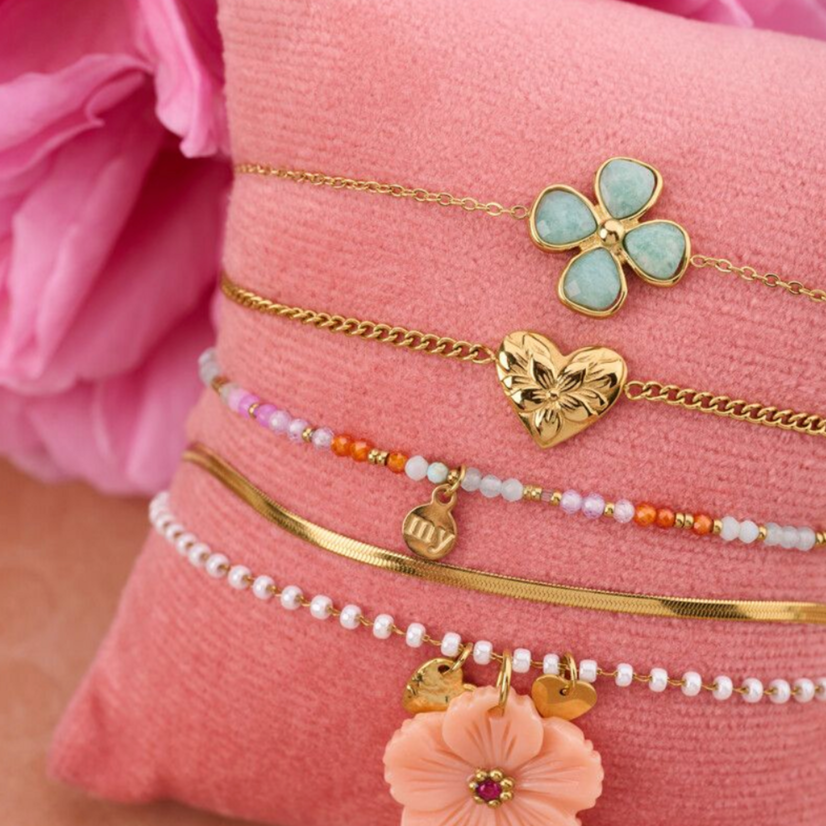 MY JEWELLERY MY JEWELLERY - Botanical armband met bloemen hart goud