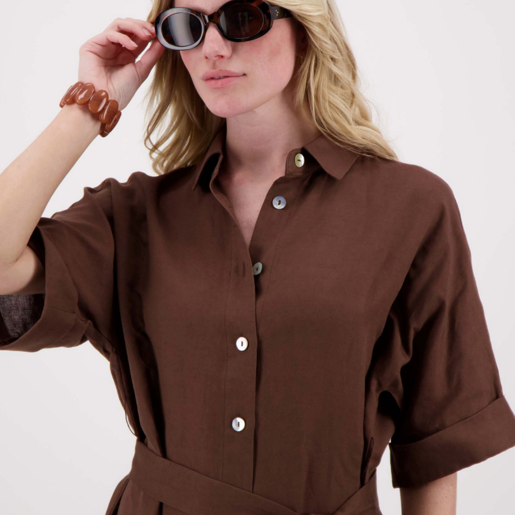 ZUSSS ZUSSS - Ovalen zonnebril met panter print incl koker