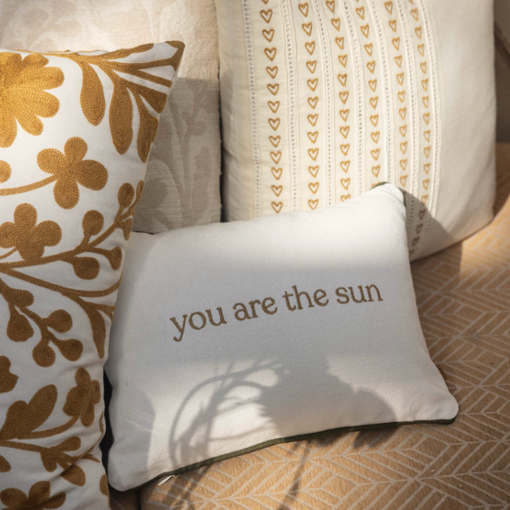 ZUSSS ZUSSS - Kussen love this day 35x25cm wit/goud