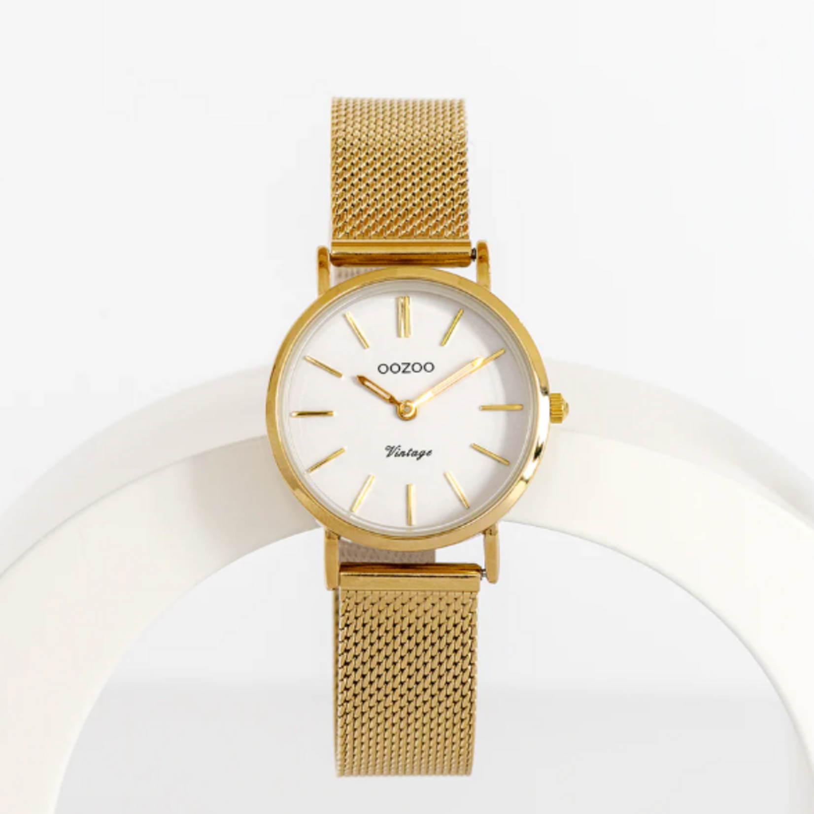OOZOO OOZOO -  Horloge goudkleurig met metalen mesh armband - C20231